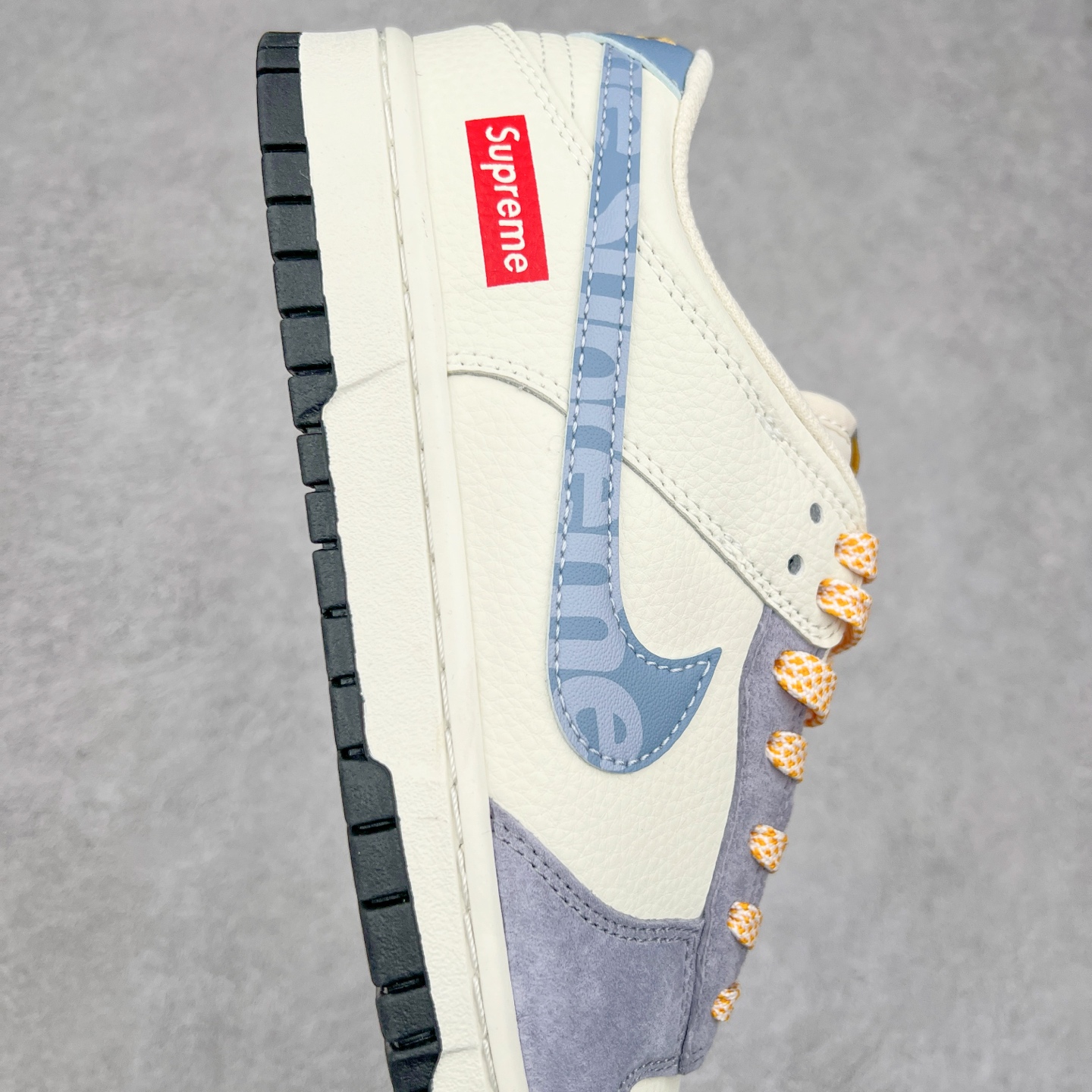 图片[6]-NK Dunk Low 定制配色 DJ2024-114 大厂出品 极力推荐 原装头层材料 独家版型蒸餾加工帶來的是更好的视觉和脚感体验大厂纯原品质出货 清洁度 电绣工艺 皮料切割干净无任何毛边 细节完美 尺码：36 36.5 37.5 38 38.5 39 40 40.5 41 42 42.5 43 44 44.5 45-选品中心