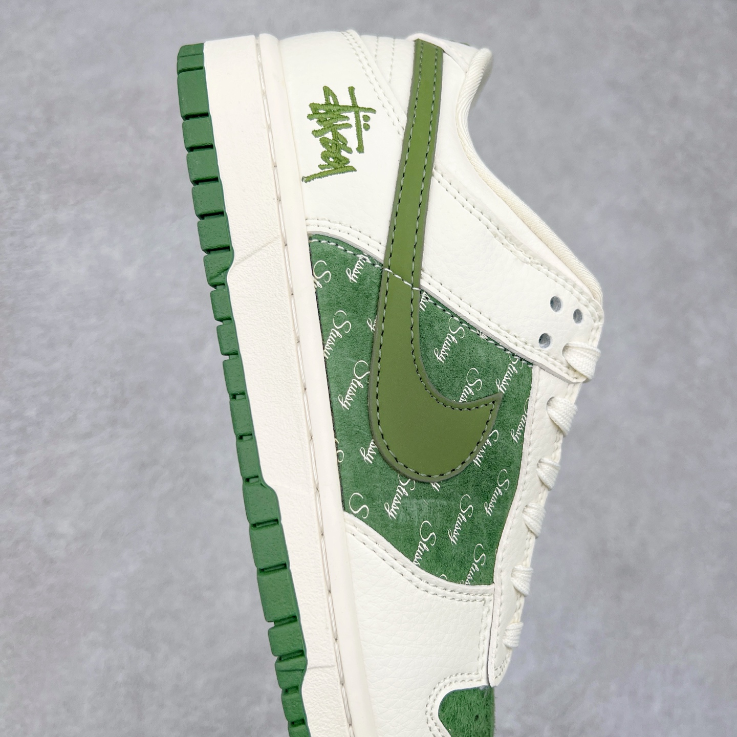 图片[6]-NK Dunk Low 定制配色 CF3688-008 大厂出品 极力推荐 原装头层材料 独家版型蒸餾加工帶來的是更好的视觉和脚感体验大厂纯原品质出货 清洁度 电绣工艺 皮料切割干净无任何毛边 细节完美 尺码：36 36.5 37.5 38 38.5 39 40 40.5 41 42 42.5 43 44 44.5 45-选品中心