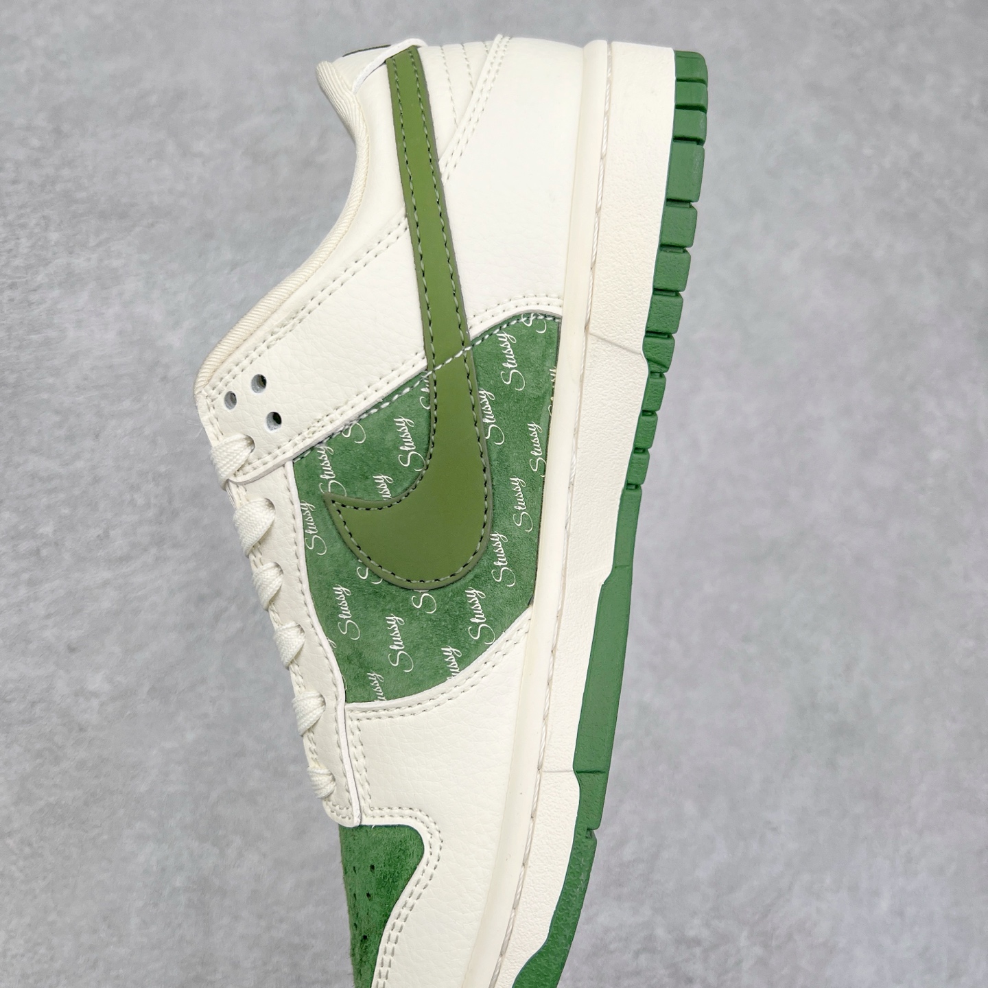 图片[7]-NK Dunk Low 定制配色 CF3688-008 大厂出品 极力推荐 原装头层材料 独家版型蒸餾加工帶來的是更好的视觉和脚感体验大厂纯原品质出货 清洁度 电绣工艺 皮料切割干净无任何毛边 细节完美 尺码：36 36.5 37.5 38 38.5 39 40 40.5 41 42 42.5 43 44 44.5 45-选品中心