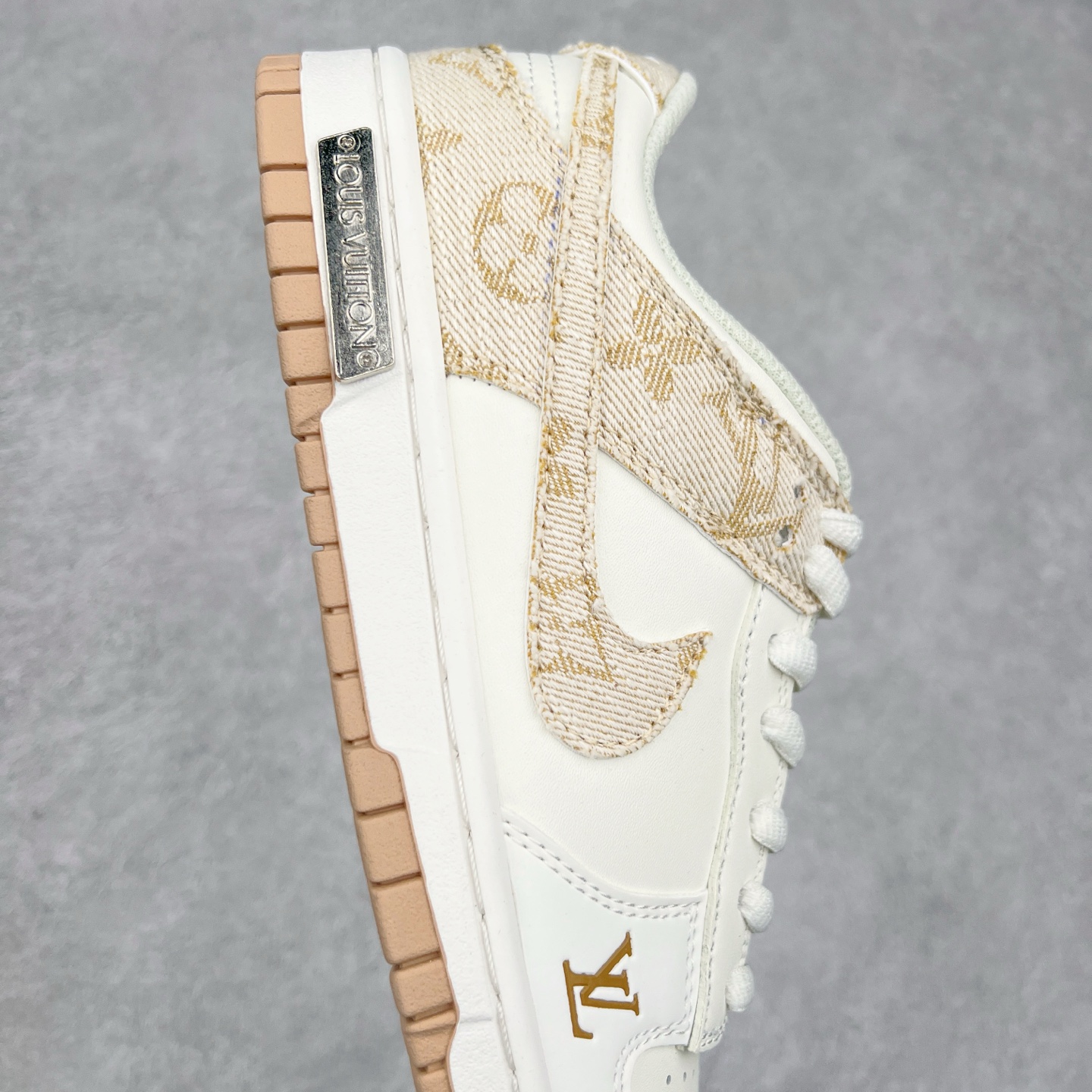 图片[6]-NK Dunk Low 定制配色 DJ2024-007 大厂出品 极力推荐 原装头层材料 独家版型蒸餾加工帶來的是更好的视觉和脚感体验大厂纯原品质出货 清洁度 电绣工艺 皮料切割干净无任何毛边 细节完美 尺码：36 36.5 37.5 38 38.5 39 40 40.5 41 42 42.5 43 44 44.5 45-选品中心