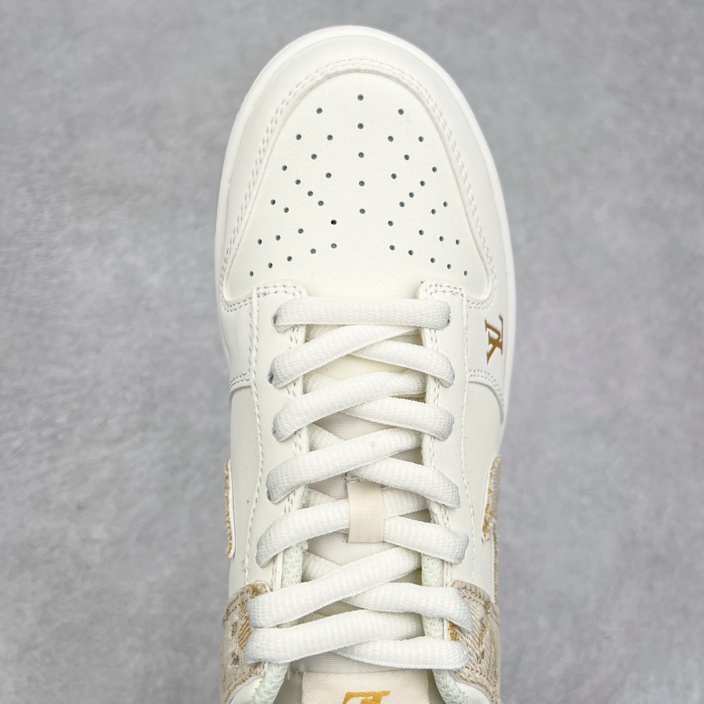 图片[4]-NK Dunk Low 定制配色 DJ2024-007 大厂出品 极力推荐 原装头层材料 独家版型蒸餾加工帶來的是更好的视觉和脚感体验大厂纯原品质出货 清洁度 电绣工艺 皮料切割干净无任何毛边 细节完美 尺码：36 36.5 37.5 38 38.5 39 40 40.5 41 42 42.5 43 44 44.5 45-选品中心