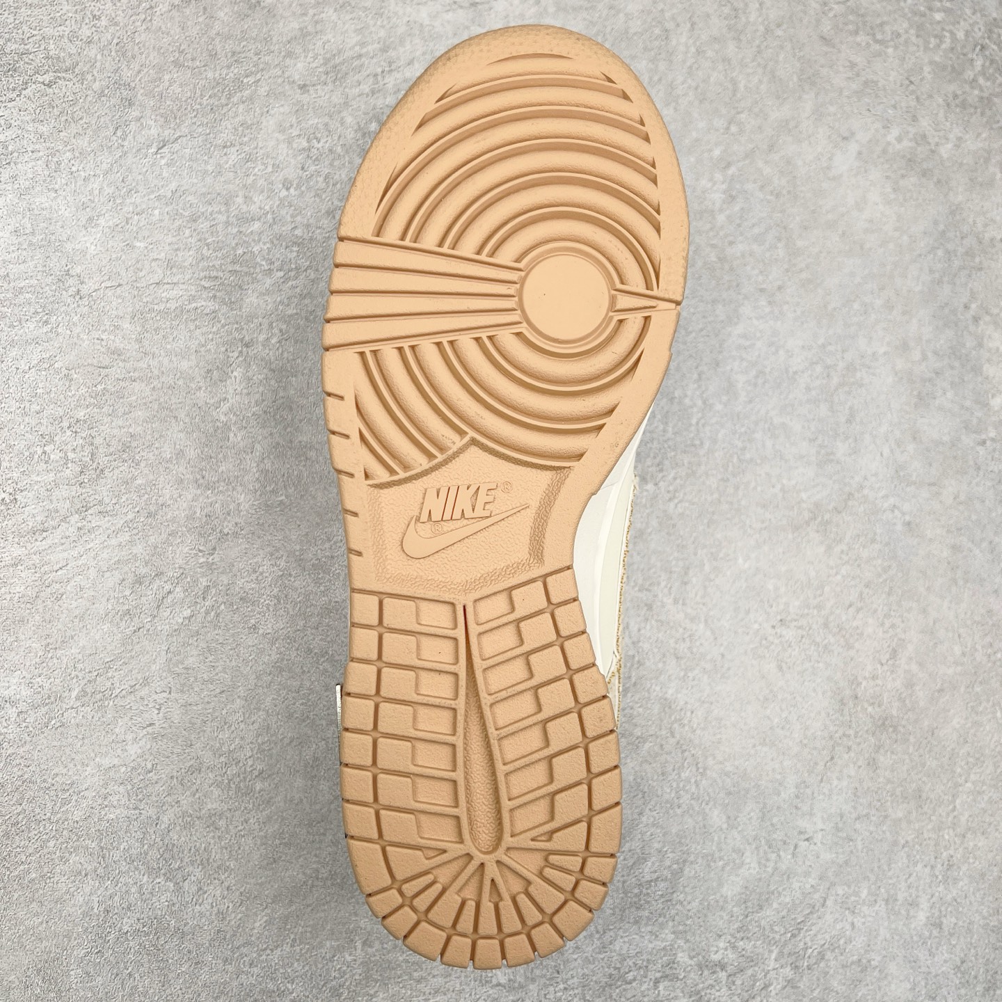 图片[9]-NK Dunk Low 定制配色 DJ2024-007 大厂出品 极力推荐 原装头层材料 独家版型蒸餾加工帶來的是更好的视觉和脚感体验大厂纯原品质出货 清洁度 电绣工艺 皮料切割干净无任何毛边 细节完美 尺码：36 36.5 37.5 38 38.5 39 40 40.5 41 42 42.5 43 44 44.5 45-选品中心