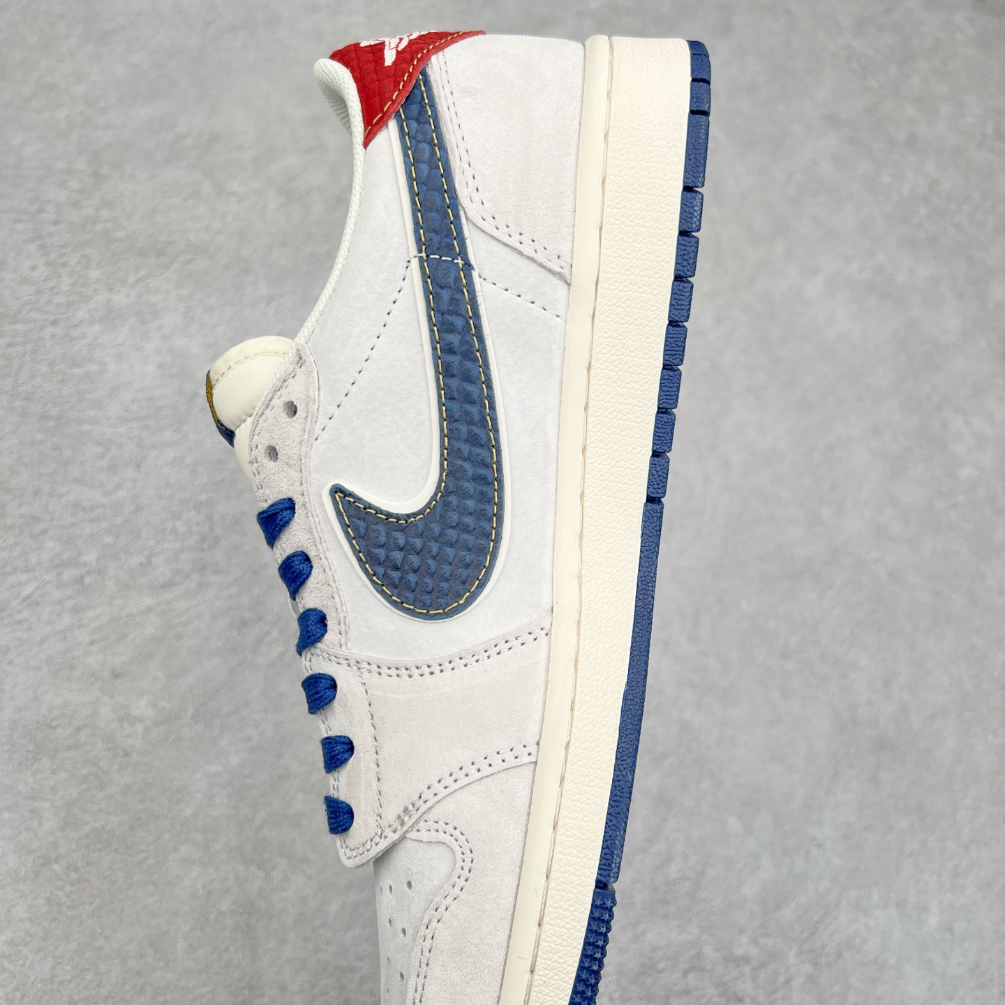 图片[7]-TS x Air Jordan AJ1 Low 倒钩低帮联名定制配色 XZ2025-168 原厂内置气垫魔块 A模大底 头层小牛皮 鞋舌AJ原厂专用牛津布+AJ专用反口珍珠布+原厂无杂质高弹内里海棉+特殊封边弹力鞋带 尺码：36 36.5 37.5 38 38.5 39 40 40.5 41 42 42.5 43 44 44.5 45 46 47.5-选品中心