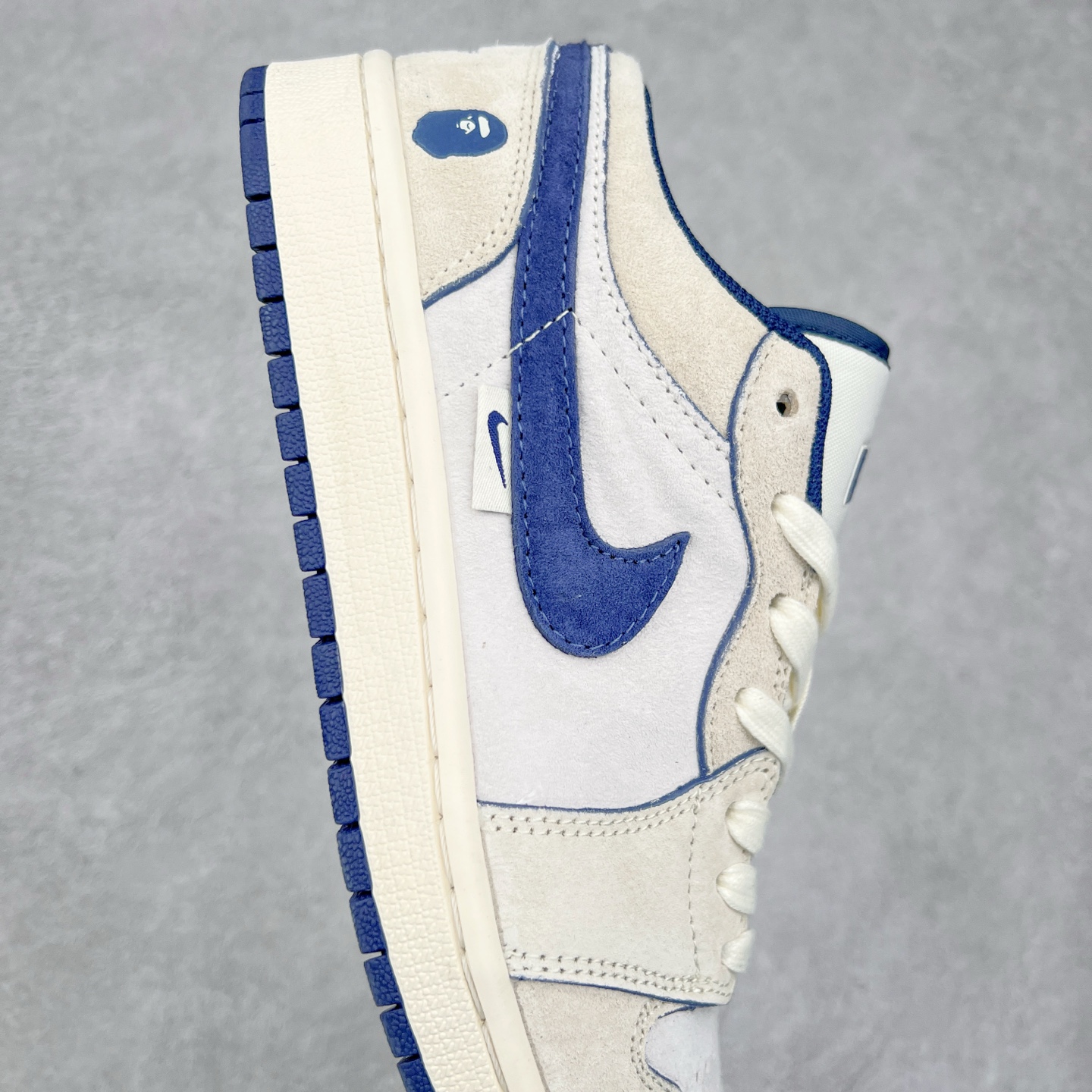 图片[6]-Air Jordan AJ1 Low 低帮定制 DM9188-007 原厂内置气垫魔块 A模大底 头层小牛皮 鞋舌AJ原厂专用牛津布+AJ专用反口珍珠布+原厂无杂质高弹内里海棉+特殊封边弹力鞋带 尺码：36 36.5 37.5 38 38.5 39 40 40.5 41 42 42.5 43 44 44.5 45 46 47.5-选品中心