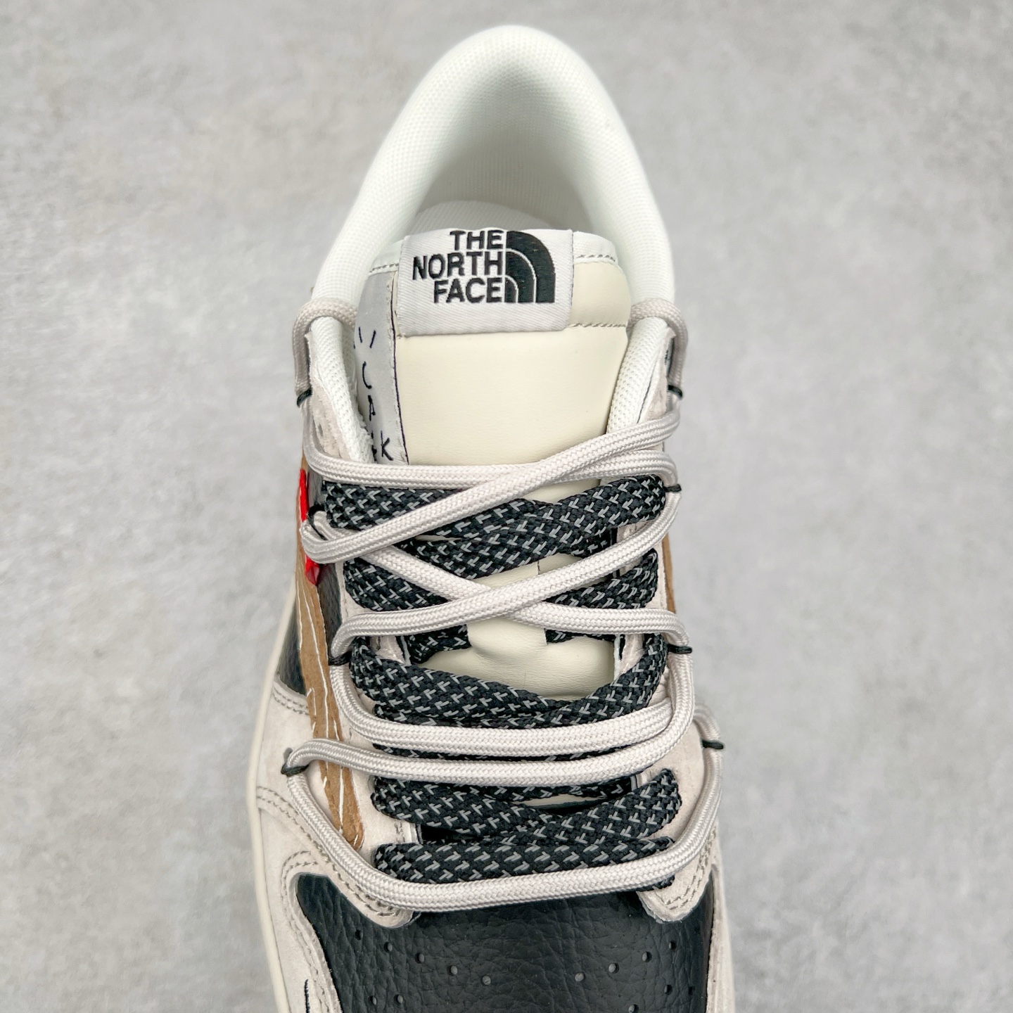 图片[5]-TS x Air Jordan AJ1 Low 倒钩低帮联名定制配色 XS3186-200 原厂内置气垫魔块 A模大底 头层小牛皮 鞋舌AJ原厂专用牛津布+AJ专用反口珍珠布+原厂无杂质高弹内里海棉+特殊封边弹力鞋带 尺码：36 36.5 37.5 38 38.5 39 40 40.5 41 42 42.5 43 44 44.5 45 46 47.5-选品中心