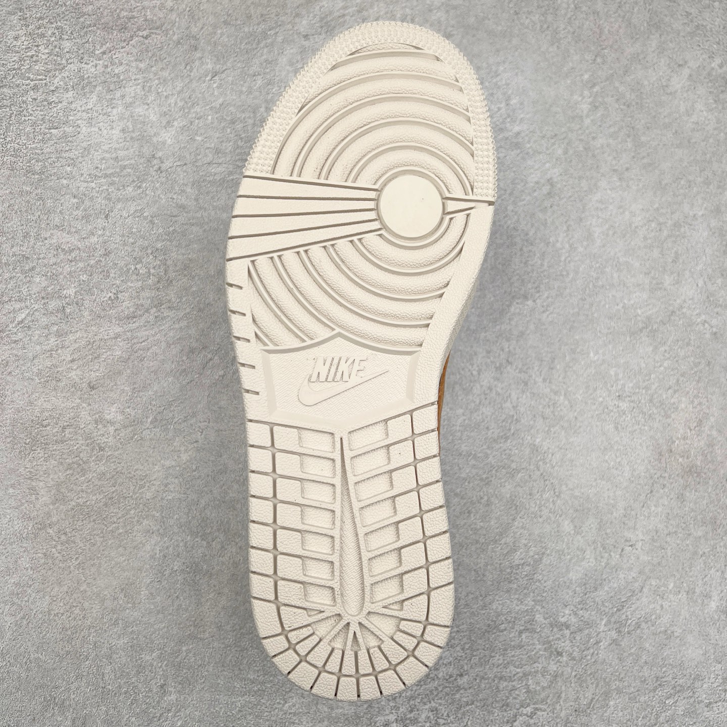 图片[9]-TS x Air Jordan AJ1 Low 倒钩低帮联名定制配色 XS3186-200 原厂内置气垫魔块 A模大底 头层小牛皮 鞋舌AJ原厂专用牛津布+AJ专用反口珍珠布+原厂无杂质高弹内里海棉+特殊封边弹力鞋带 尺码：36 36.5 37.5 38 38.5 39 40 40.5 41 42 42.5 43 44 44.5 45 46 47.5-选品中心