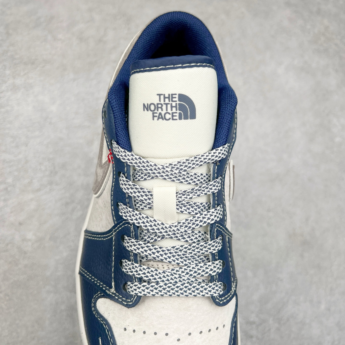 图片[5]-Air Jordan AJ1 Low 低帮定制 DM9188-016 原厂内置气垫魔块 A模大底 头层小牛皮 鞋舌AJ原厂专用牛津布+AJ专用反口珍珠布+原厂无杂质高弹内里海棉+特殊封边弹力鞋带 尺码：36 36.5 37.5 38 38.5 39 40 40.5 41 42 42.5 43 44 44.5 45 46 47.5-选品中心