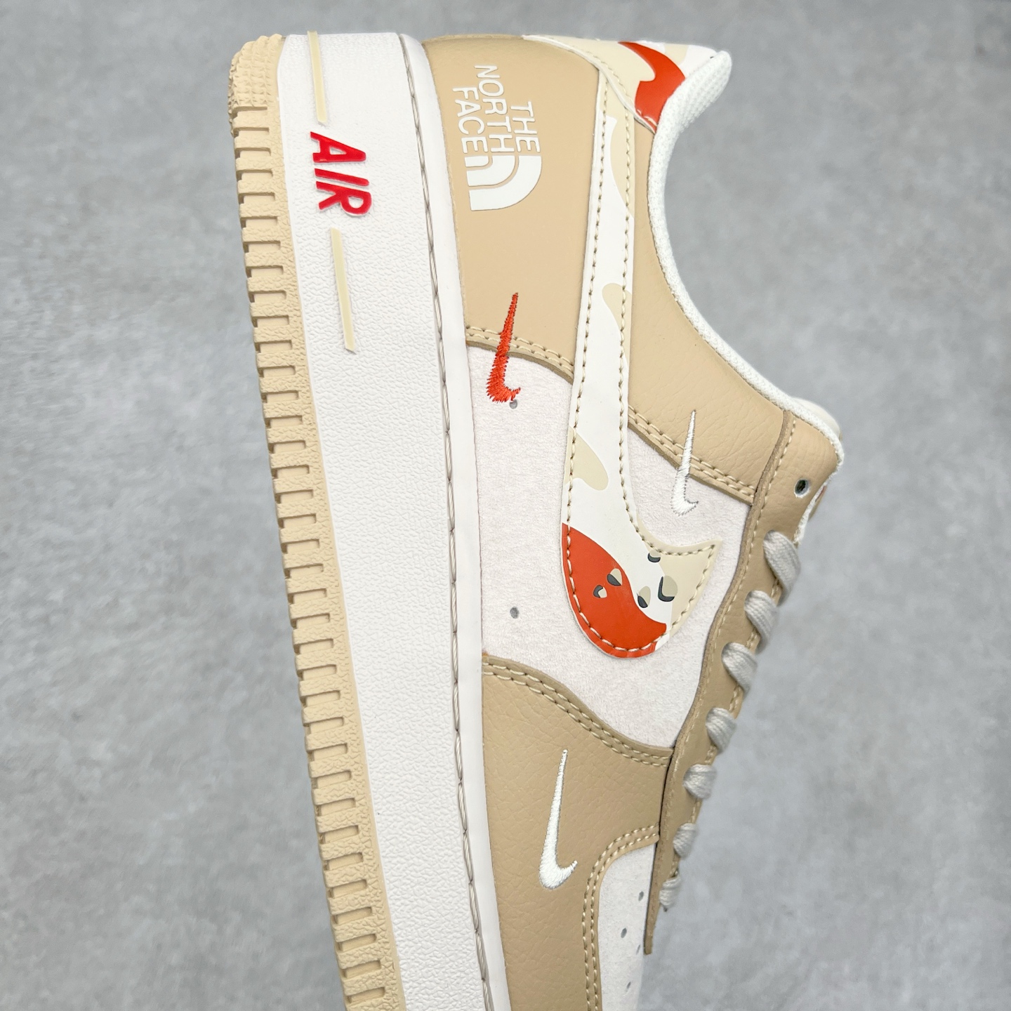 图片[6]-NK Air Force 1´07 Low 空军一号低帮百搭休闲运动板鞋 DM6688-047 柔软、弹性十足的缓震性能和出色的中底设计 横跨复古与现代的外型结合 造就出风靡全球 三十多年的Force 1 直到今天还深受青睐 尺码：36 36.5 37.5 38 38.5 39 40 40.5 41 42 42.5 43 44 44.5 45-选品中心