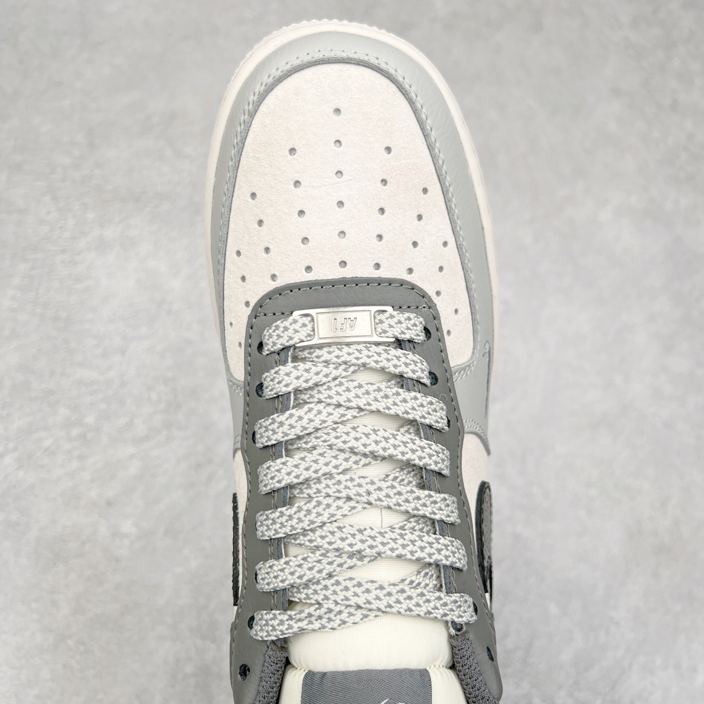 图片[4]-NK Air Force 1´07 Low 空军一号低帮百搭休闲运动板鞋 DM6688-047 柔软、弹性十足的缓震性能和出色的中底设计 横跨复古与现代的外型结合 造就出风靡全球 三十多年的Force 1 直到今天还深受青睐 尺码：36 36.5 37.5 38 38.5 39 40 40.5 41 42 42.5 43 44 44.5 45-选品中心