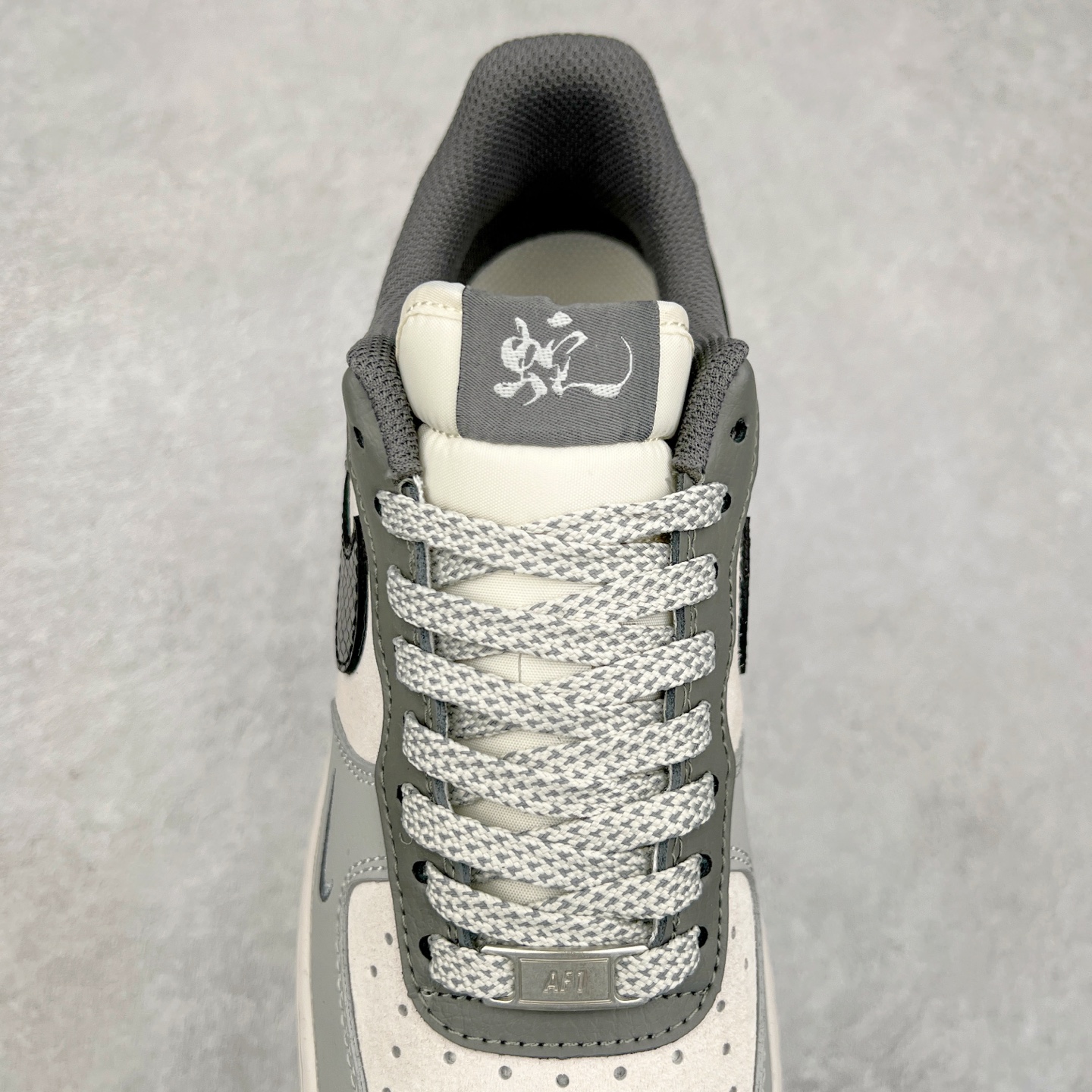 图片[5]-NK Air Force 1´07 Low 空军一号低帮百搭休闲运动板鞋 DM6688-047 柔软、弹性十足的缓震性能和出色的中底设计 横跨复古与现代的外型结合 造就出风靡全球 三十多年的Force 1 直到今天还深受青睐 尺码：36 36.5 37.5 38 38.5 39 40 40.5 41 42 42.5 43 44 44.5 45-选品中心