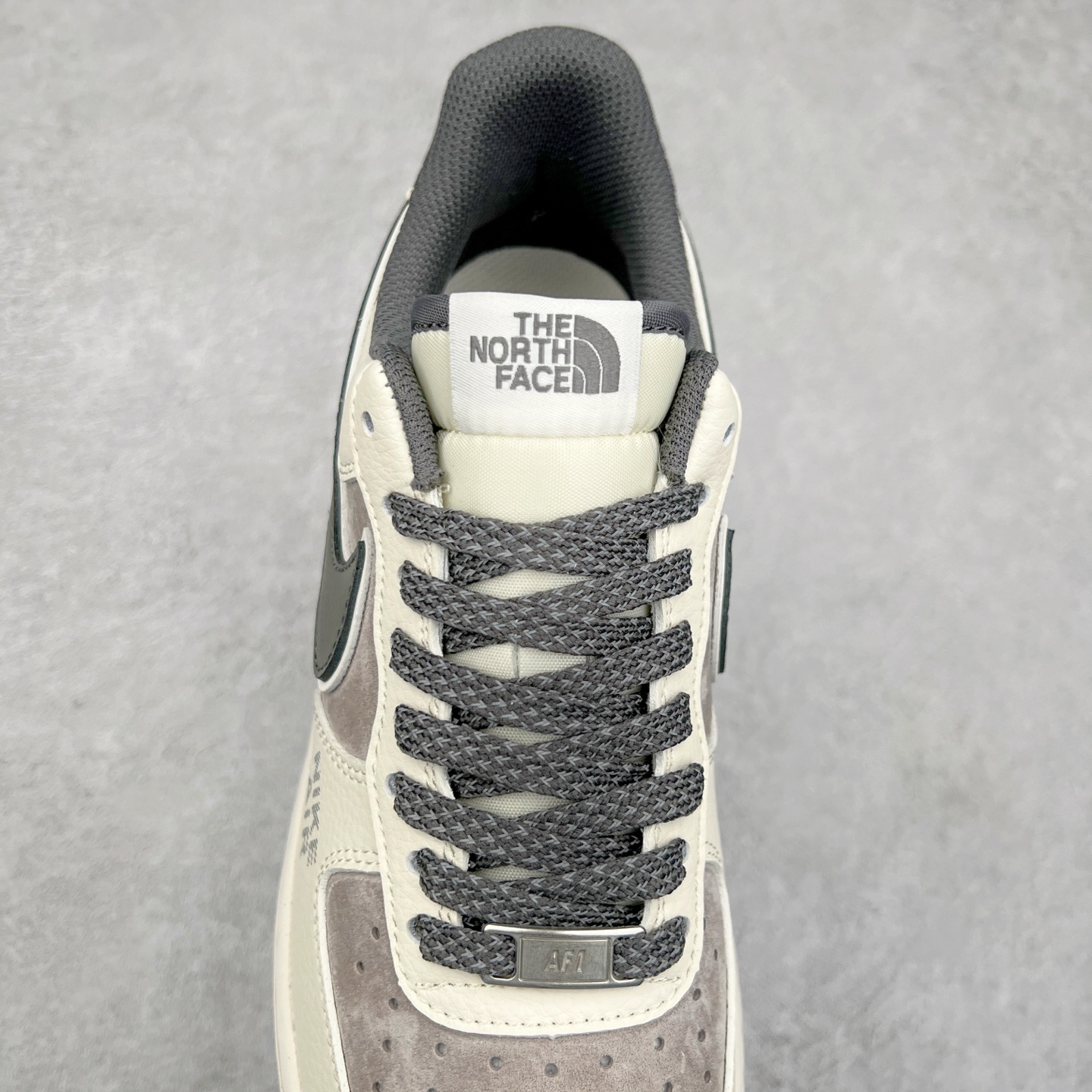 图片[5]-NK Air Force 1´07 Low 空军一号低帮百搭休闲运动板鞋 DM6688-047 柔软、弹性十足的缓震性能和出色的中底设计 横跨复古与现代的外型结合 造就出风靡全球 三十多年的Force 1 直到今天还深受青睐 尺码：36 36.5 37.5 38 38.5 39 40 40.5 41 42 42.5 43 44 44.5 45-选品中心