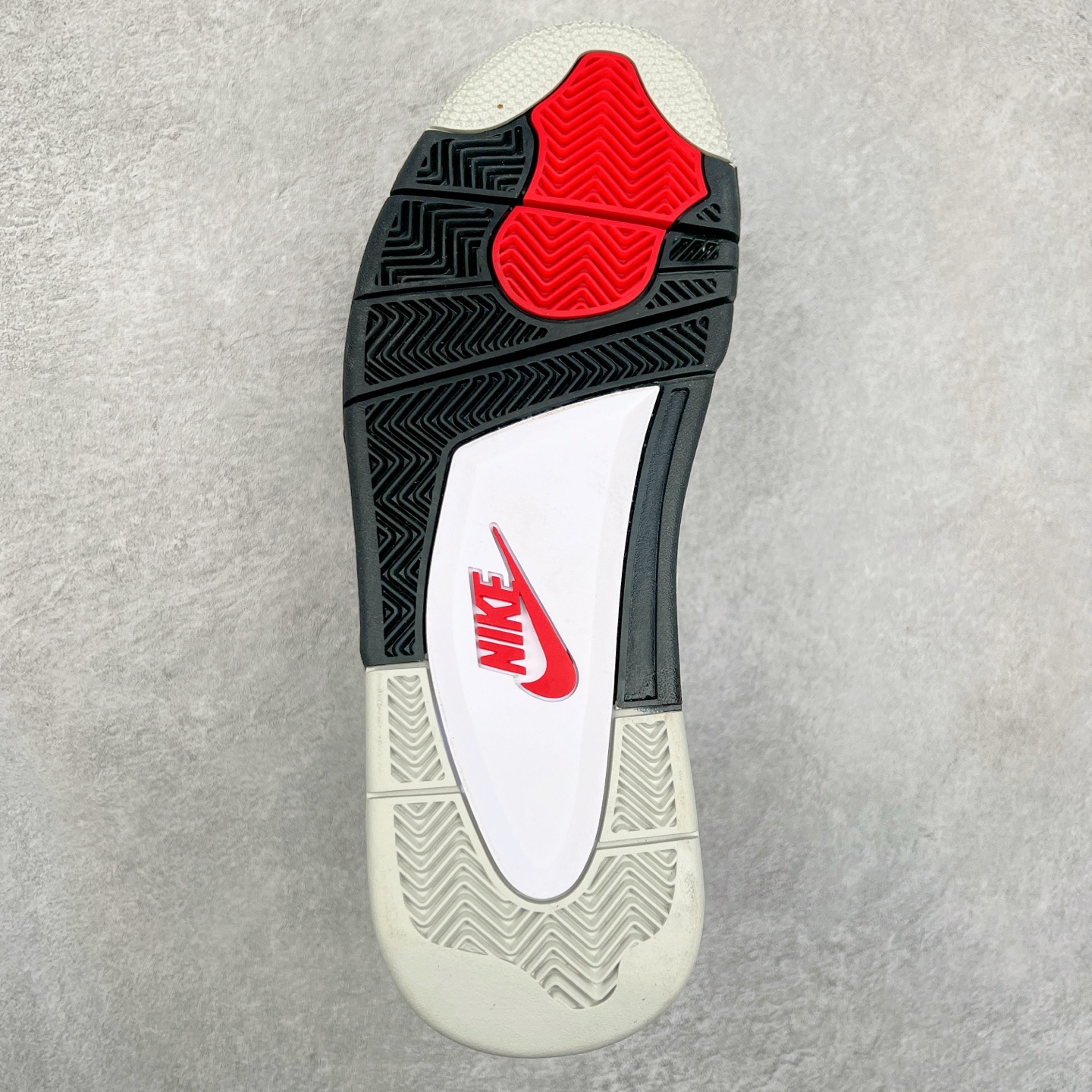 图片[9]-＃头层特价福利 Air Jordan AJ4/AJ3 Retro 系列 头层皮料加持 大厂出品 原纸板楦头开发 完美鞋型匹配公司货 正确TPU鞋舌锁扣 乳胶鞋垫 最新原厂底模 大底卡色咬花完美 鞋柜必备鞋款 终端现货供应 尺码：36 36.5 37.5 38 38.5 39 40 40.5 41 42 42.5 43 44 44.5 45 46 47.5-选品中心