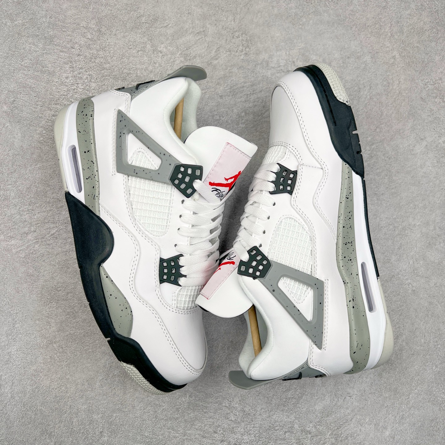 图片[3]-＃头层特价福利 Air Jordan AJ4/AJ3 Retro 系列 头层皮料加持 大厂出品 原纸板楦头开发 完美鞋型匹配公司货 正确TPU鞋舌锁扣 乳胶鞋垫 最新原厂底模 大底卡色咬花完美 鞋柜必备鞋款 终端现货供应 尺码：36 36.5 37.5 38 38.5 39 40 40.5 41 42 42.5 43 44 44.5 45 46 47.5-选品中心