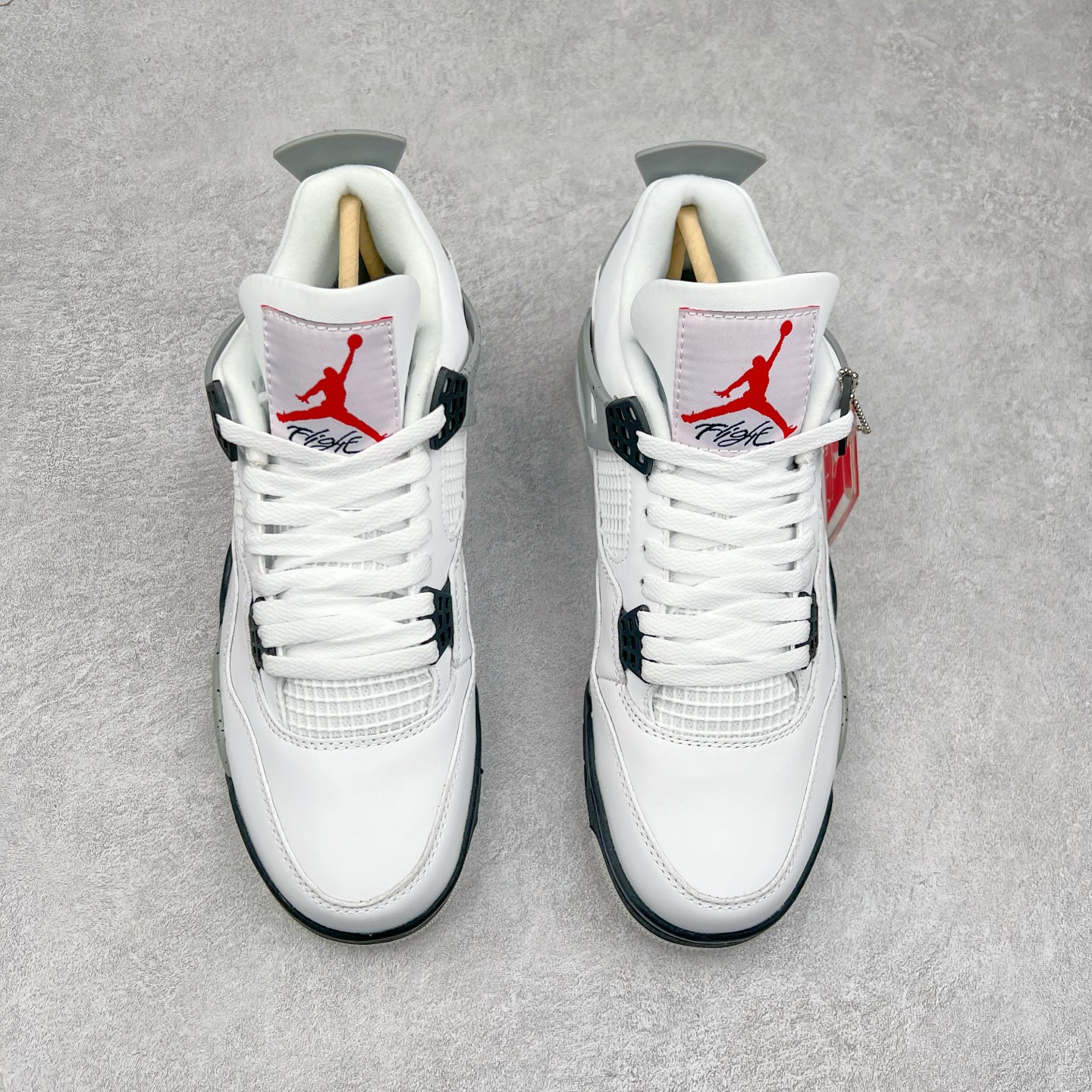 图片[2]-＃头层特价福利 Air Jordan AJ4/AJ3 Retro 系列 头层皮料加持 大厂出品 原纸板楦头开发 完美鞋型匹配公司货 正确TPU鞋舌锁扣 乳胶鞋垫 最新原厂底模 大底卡色咬花完美 鞋柜必备鞋款 终端现货供应 尺码：36 36.5 37.5 38 38.5 39 40 40.5 41 42 42.5 43 44 44.5 45 46 47.5-选品中心