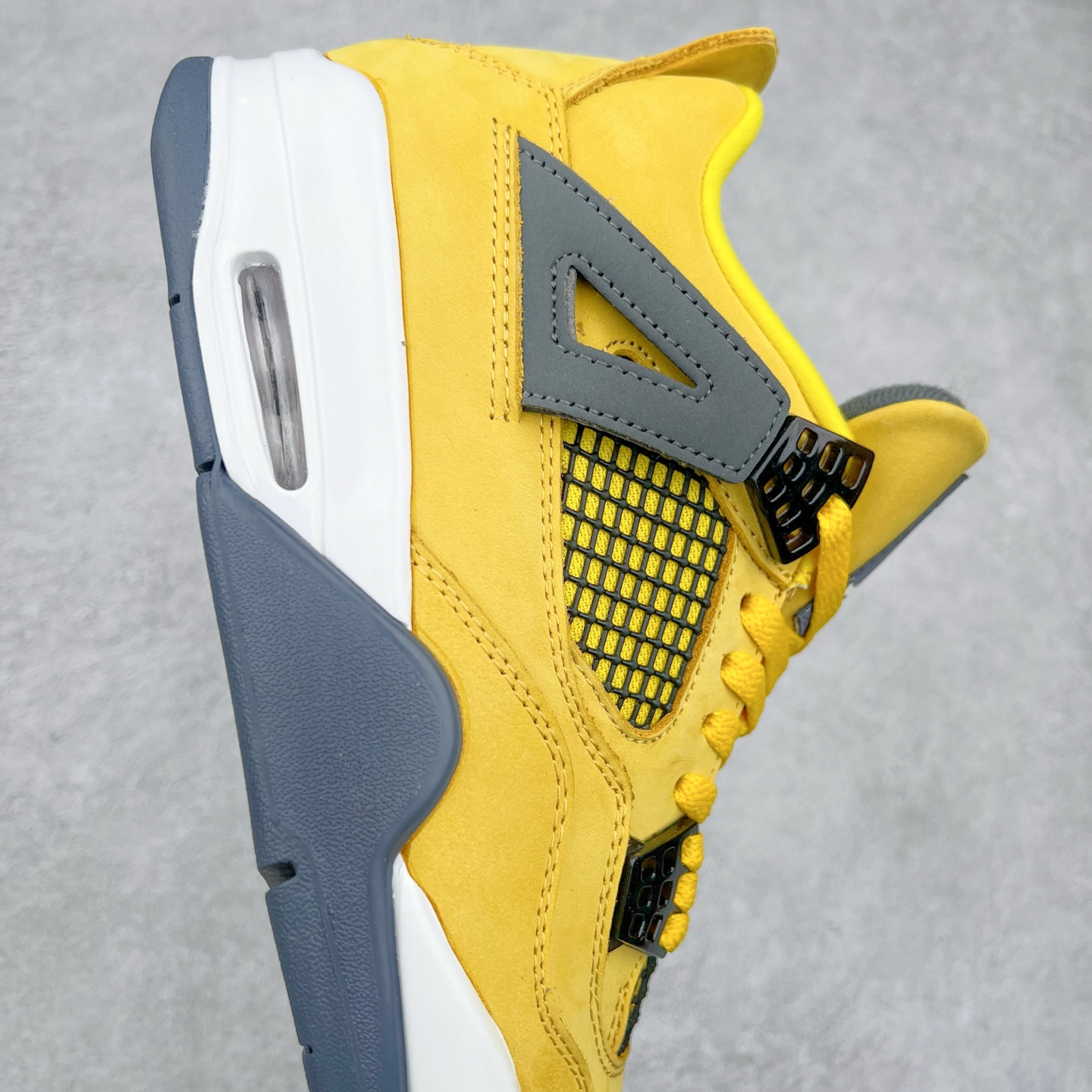图片[6]-＃头层特价福利 Air Jordan AJ4/AJ3 Retro 系列 头层皮料加持 大厂出品 原纸板楦头开发 完美鞋型匹配公司货 正确TPU鞋舌锁扣 乳胶鞋垫 最新原厂底模 大底卡色咬花完美 鞋柜必备鞋款 终端现货供应 尺码：36 36.5 37.5 38 38.5 39 40 40.5 41 42 42.5 43 44 44.5 45 46 47.5-选品中心