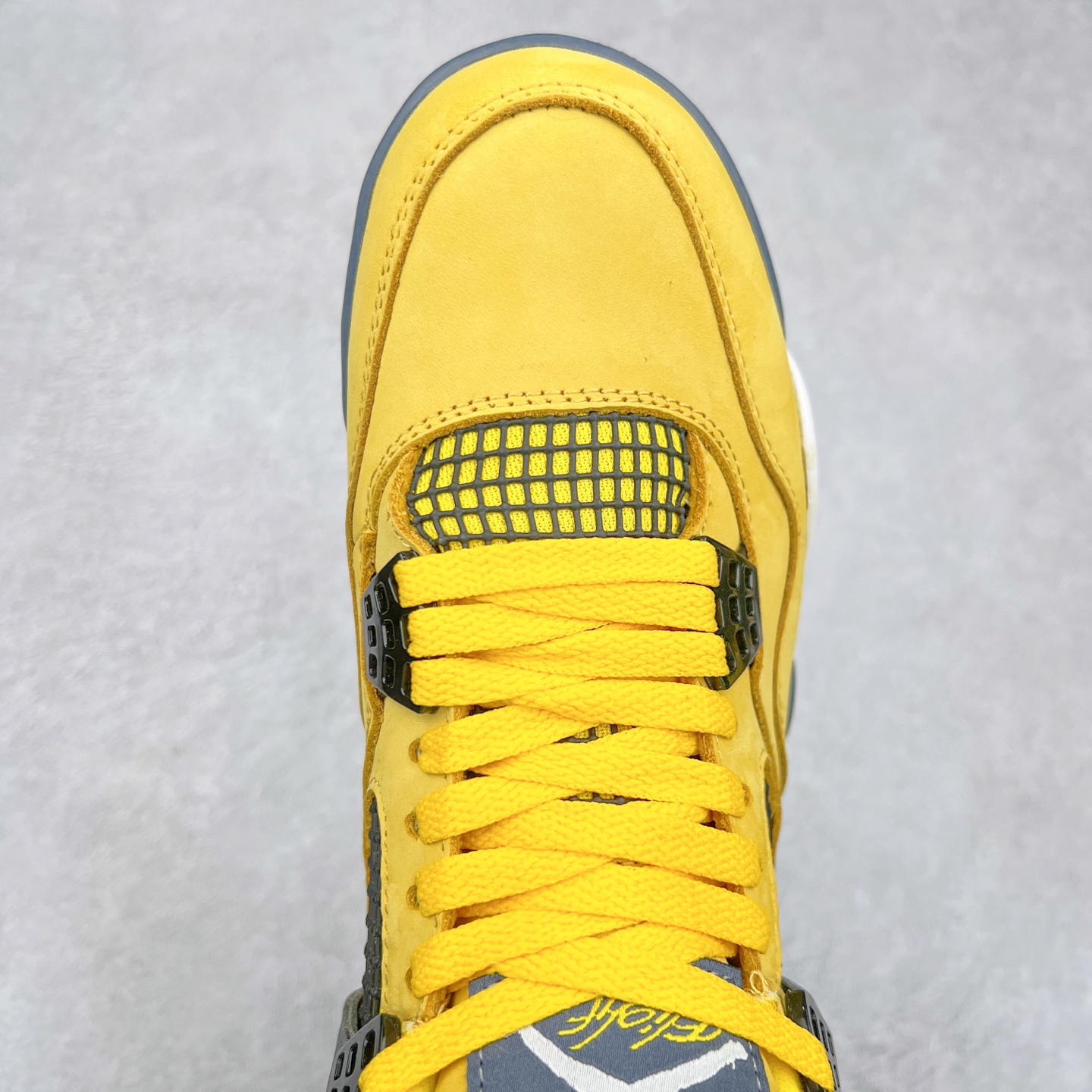 图片[4]-＃头层特价福利 Air Jordan AJ4/AJ3 Retro 系列 头层皮料加持 大厂出品 原纸板楦头开发 完美鞋型匹配公司货 正确TPU鞋舌锁扣 乳胶鞋垫 最新原厂底模 大底卡色咬花完美 鞋柜必备鞋款 终端现货供应 尺码：36 36.5 37.5 38 38.5 39 40 40.5 41 42 42.5 43 44 44.5 45 46 47.5-选品中心