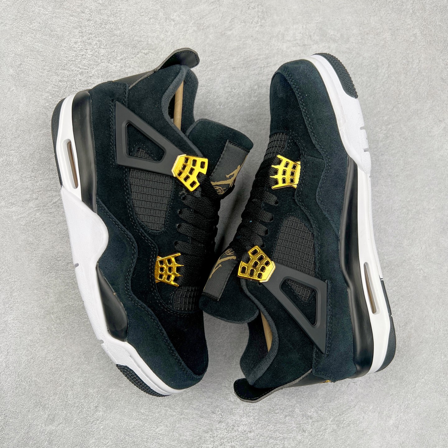 图片[3]-＃头层特价福利 Air Jordan AJ4/AJ3 Retro 系列 头层皮料加持 大厂出品 原纸板楦头开发 完美鞋型匹配公司货 正确TPU鞋舌锁扣 乳胶鞋垫 最新原厂底模 大底卡色咬花完美 鞋柜必备鞋款 终端现货供应 尺码：36 36.5 37.5 38 38.5 39 40 40.5 41 42 42.5 43 44 44.5 45 46 47.5-选品中心