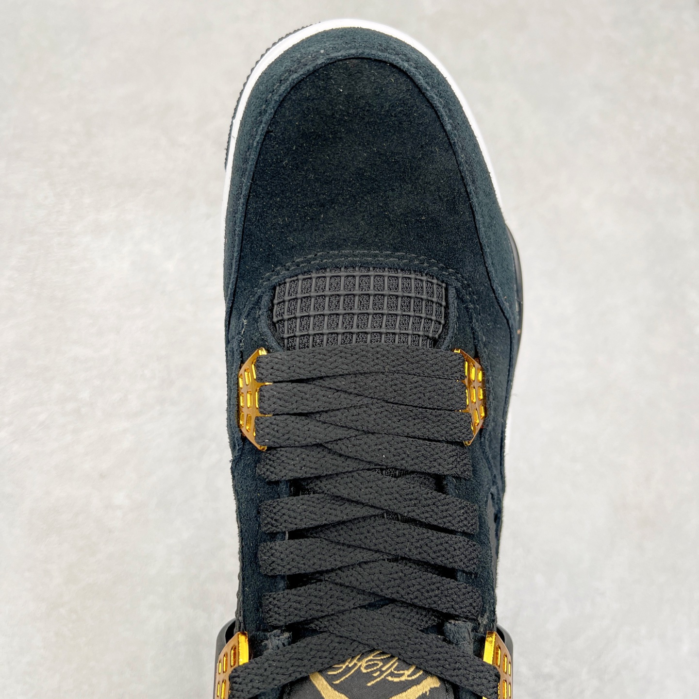 图片[4]-＃头层特价福利 Air Jordan AJ4/AJ3 Retro 系列 头层皮料加持 大厂出品 原纸板楦头开发 完美鞋型匹配公司货 正确TPU鞋舌锁扣 乳胶鞋垫 最新原厂底模 大底卡色咬花完美 鞋柜必备鞋款 终端现货供应 尺码：36 36.5 37.5 38 38.5 39 40 40.5 41 42 42.5 43 44 44.5 45 46 47.5-选品中心