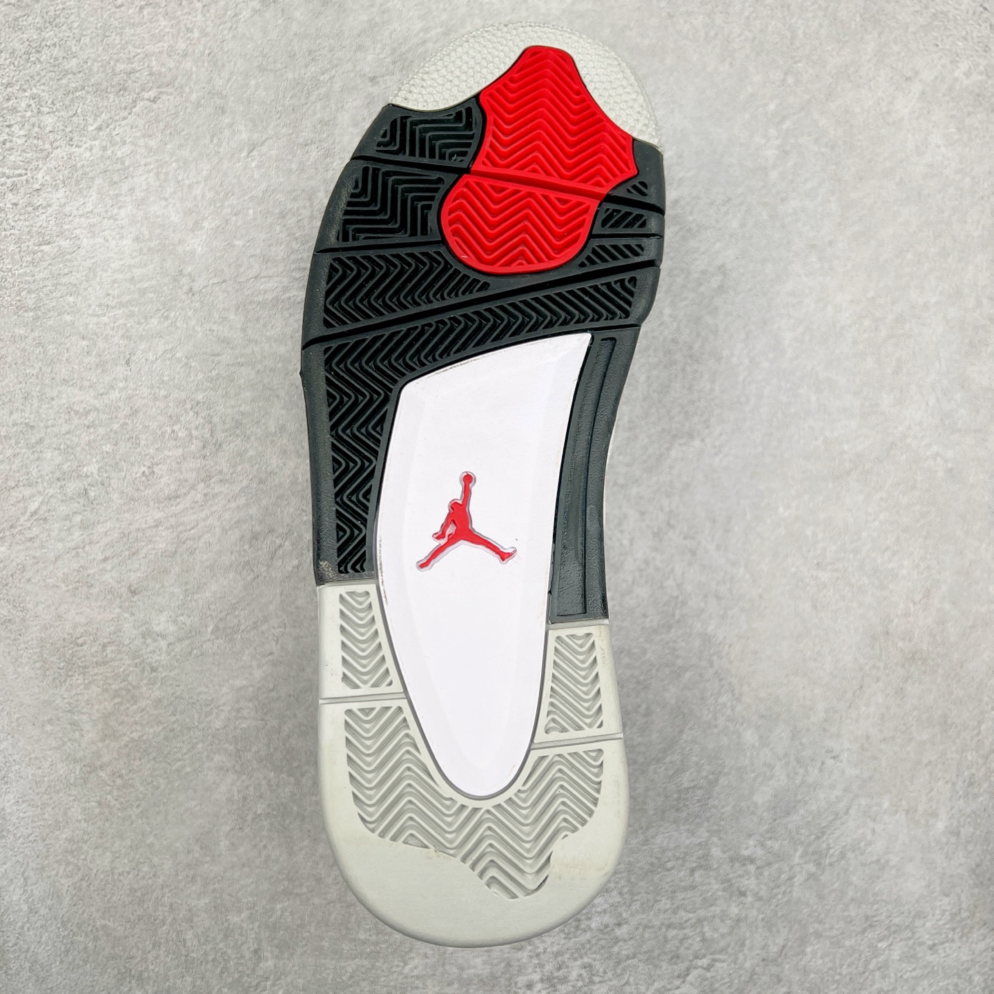 图片[9]-＃头层特价福利 Air Jordan AJ4/AJ3 Retro 系列 头层皮料加持 大厂出品 原纸板楦头开发 完美鞋型匹配公司货 正确TPU鞋舌锁扣 乳胶鞋垫 最新原厂底模 大底卡色咬花完美 鞋柜必备鞋款 终端现货供应 尺码：36 36.5 37.5 38 38.5 39 40 40.5 41 42 42.5 43 44 44.5 45 46 47.5-选品中心