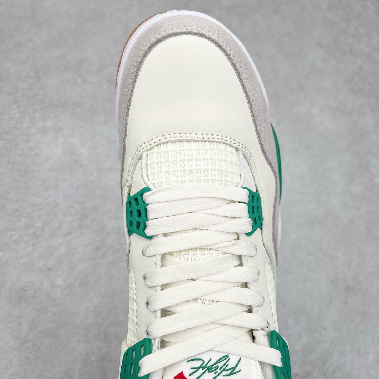 图片[4]-＃头层特价福利 Air Jordan AJ4/AJ3 Retro 系列 头层皮料加持 大厂出品 原纸板楦头开发 完美鞋型匹配公司货 正确TPU鞋舌锁扣 乳胶鞋垫 最新原厂底模 大底卡色咬花完美 鞋柜必备鞋款 终端现货供应 尺码：36 36.5 37.5 38 38.5 39 40 40.5 41 42 42.5 43 44 44.5 45 46 47.5-选品中心