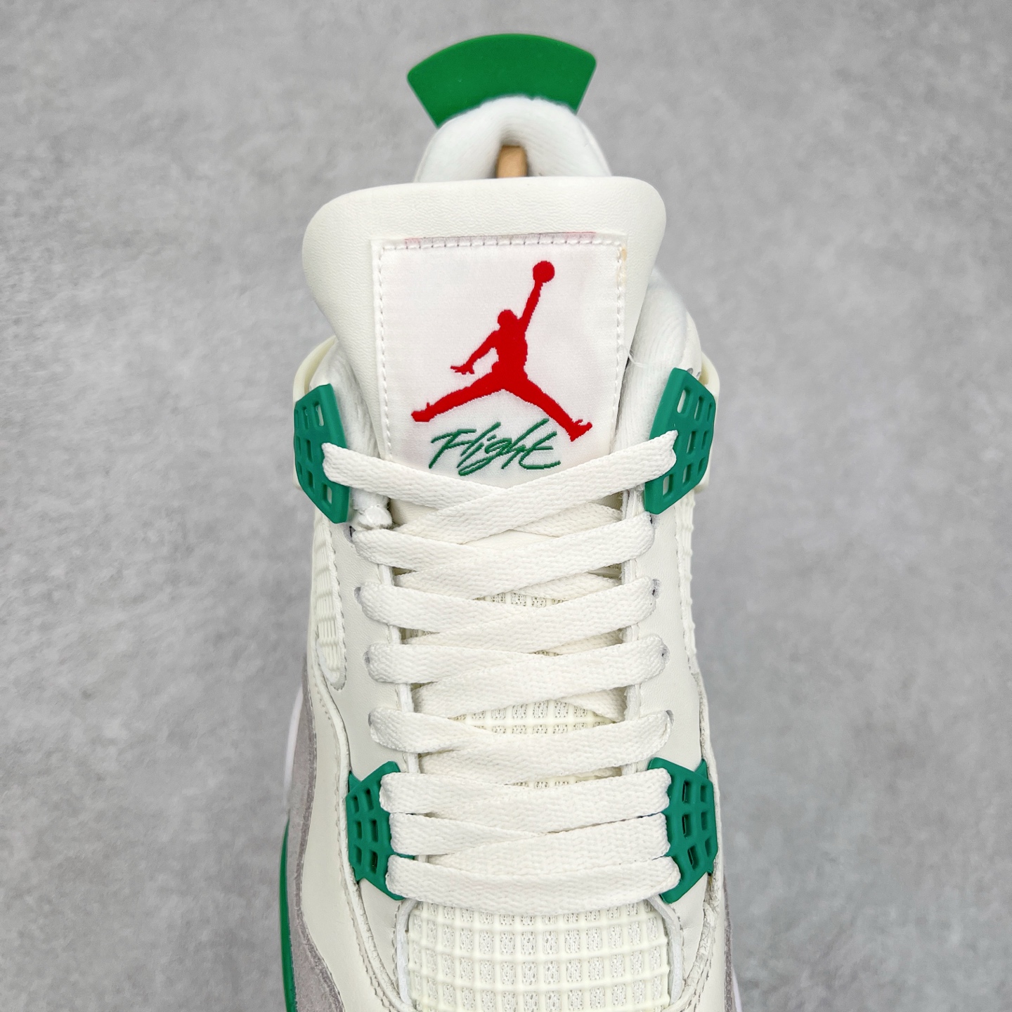 图片[5]-＃头层特价福利 Air Jordan AJ4/AJ3 Retro 系列 头层皮料加持 大厂出品 原纸板楦头开发 完美鞋型匹配公司货 正确TPU鞋舌锁扣 乳胶鞋垫 最新原厂底模 大底卡色咬花完美 鞋柜必备鞋款 终端现货供应 尺码：36 36.5 37.5 38 38.5 39 40 40.5 41 42 42.5 43 44 44.5 45 46 47.5-选品中心