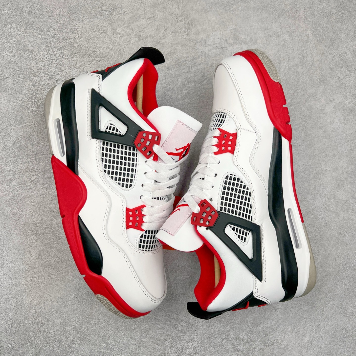 图片[3]-＃头层特价福利 Air Jordan AJ4/AJ3 Retro 系列 头层皮料加持 大厂出品 原纸板楦头开发 完美鞋型匹配公司货 正确TPU鞋舌锁扣 乳胶鞋垫 最新原厂底模 大底卡色咬花完美 鞋柜必备鞋款 终端现货供应 尺码：36 36.5 37.5 38 38.5 39 40 40.5 41 42 42.5 43 44 44.5 45 46 47.5-选品中心