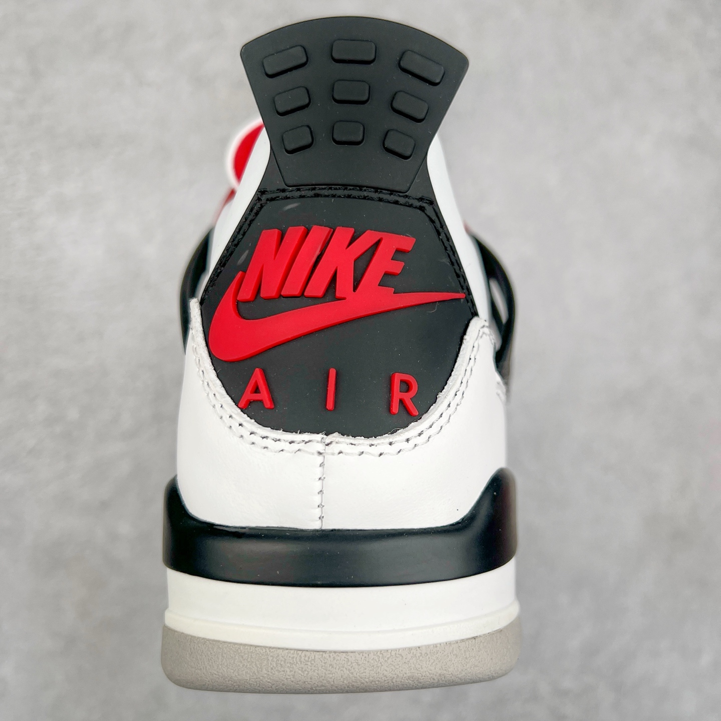 图片[8]-＃头层特价福利 Air Jordan AJ4/AJ3 Retro 系列 头层皮料加持 大厂出品 原纸板楦头开发 完美鞋型匹配公司货 正确TPU鞋舌锁扣 乳胶鞋垫 最新原厂底模 大底卡色咬花完美 鞋柜必备鞋款 终端现货供应 尺码：36 36.5 37.5 38 38.5 39 40 40.5 41 42 42.5 43 44 44.5 45 46 47.5-选品中心