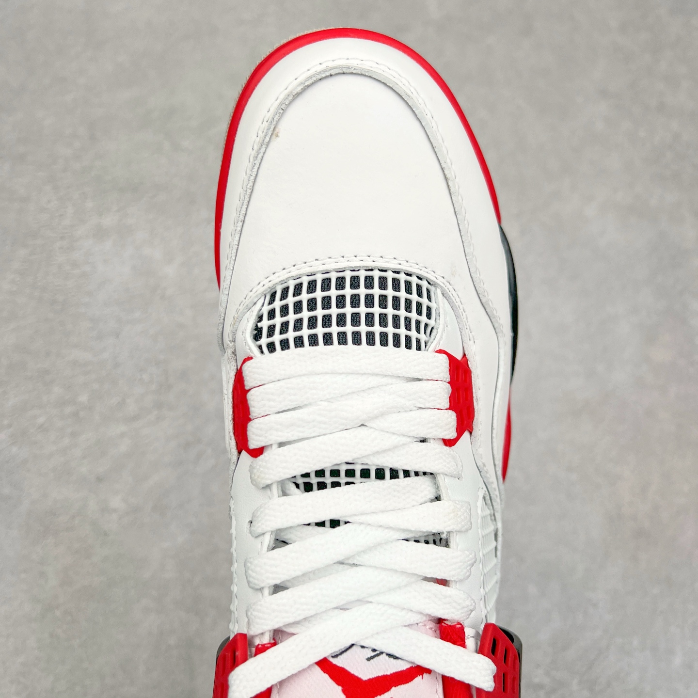 图片[4]-＃头层特价福利 Air Jordan AJ4/AJ3 Retro 系列 头层皮料加持 大厂出品 原纸板楦头开发 完美鞋型匹配公司货 正确TPU鞋舌锁扣 乳胶鞋垫 最新原厂底模 大底卡色咬花完美 鞋柜必备鞋款 终端现货供应 尺码：36 36.5 37.5 38 38.5 39 40 40.5 41 42 42.5 43 44 44.5 45 46 47.5-选品中心