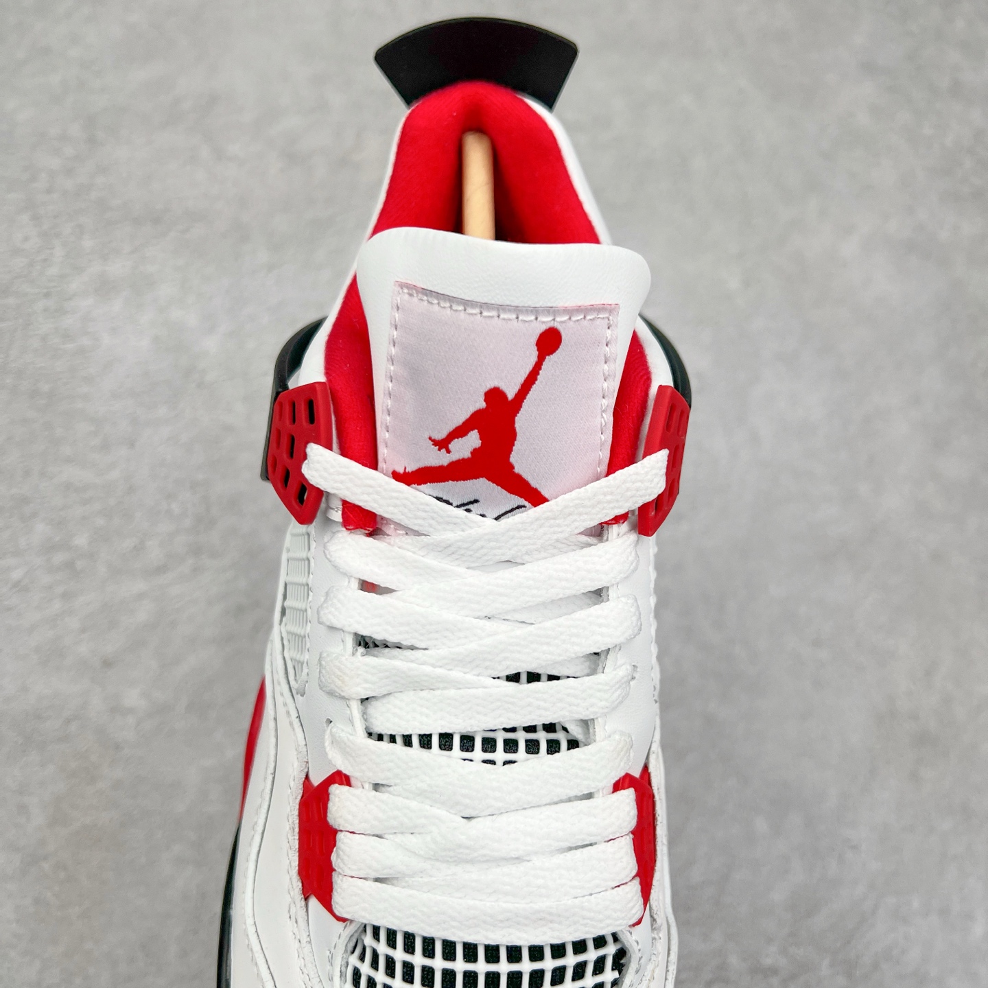 图片[5]-＃头层特价福利 Air Jordan AJ4/AJ3 Retro 系列 头层皮料加持 大厂出品 原纸板楦头开发 完美鞋型匹配公司货 正确TPU鞋舌锁扣 乳胶鞋垫 最新原厂底模 大底卡色咬花完美 鞋柜必备鞋款 终端现货供应 尺码：36 36.5 37.5 38 38.5 39 40 40.5 41 42 42.5 43 44 44.5 45 46 47.5-选品中心