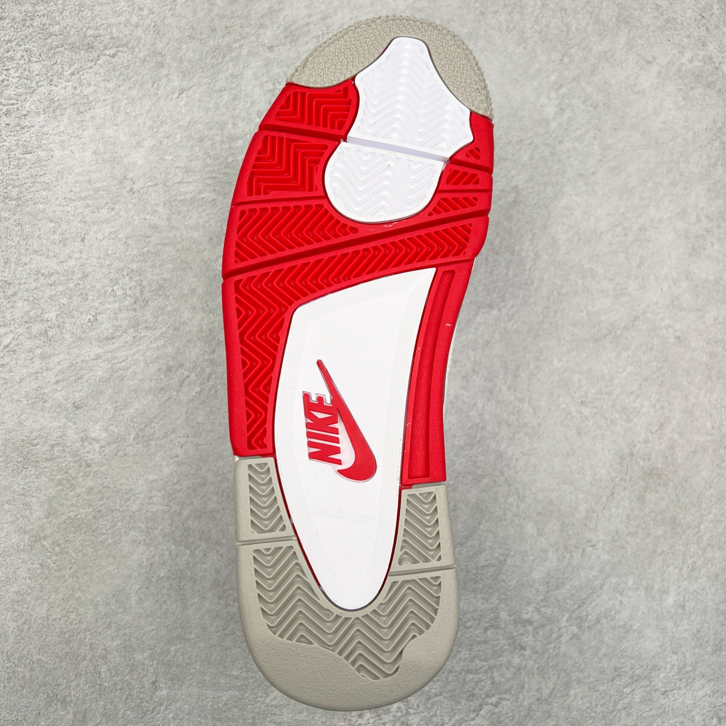 图片[9]-＃头层特价福利 Air Jordan AJ4/AJ3 Retro 系列 头层皮料加持 大厂出品 原纸板楦头开发 完美鞋型匹配公司货 正确TPU鞋舌锁扣 乳胶鞋垫 最新原厂底模 大底卡色咬花完美 鞋柜必备鞋款 终端现货供应 尺码：36 36.5 37.5 38 38.5 39 40 40.5 41 42 42.5 43 44 44.5 45 46 47.5-选品中心