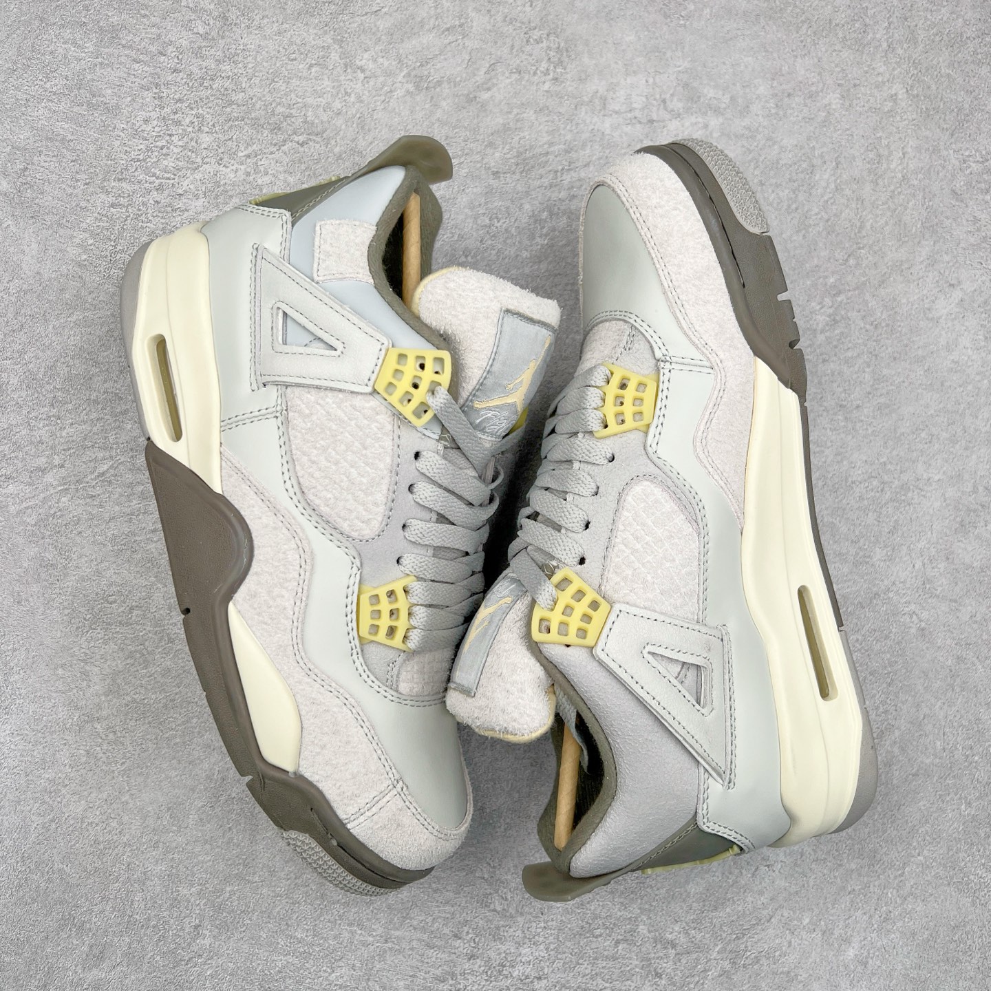 图片[3]-＃头层特价福利 Air Jordan AJ4/AJ3 Retro 系列 头层皮料加持 大厂出品 原纸板楦头开发 完美鞋型匹配公司货 正确TPU鞋舌锁扣 乳胶鞋垫 最新原厂底模 大底卡色咬花完美 鞋柜必备鞋款 终端现货供应 尺码：36 36.5 37.5 38 38.5 39 40 40.5 41 42 42.5 43 44 44.5 45 46 47.5-选品中心