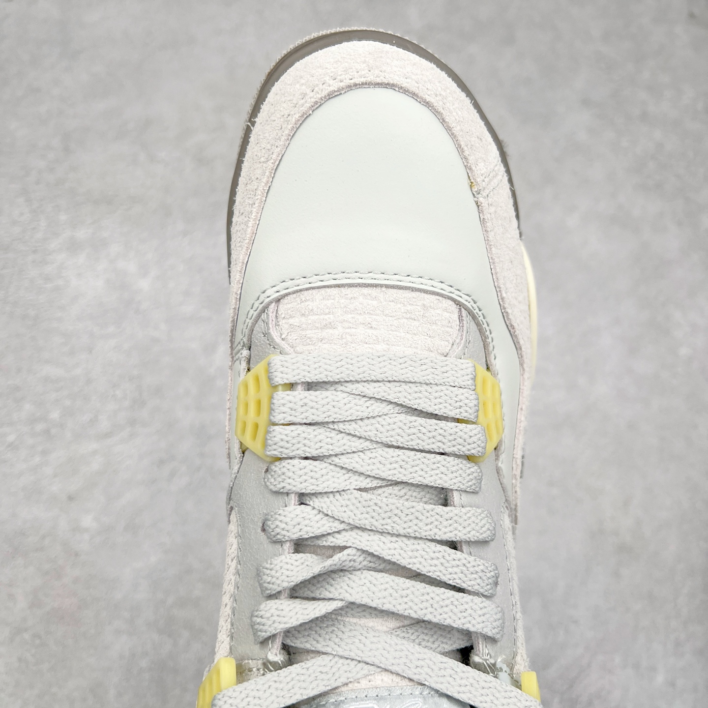 图片[4]-＃头层特价福利 Air Jordan AJ4/AJ3 Retro 系列 头层皮料加持 大厂出品 原纸板楦头开发 完美鞋型匹配公司货 正确TPU鞋舌锁扣 乳胶鞋垫 最新原厂底模 大底卡色咬花完美 鞋柜必备鞋款 终端现货供应 尺码：36 36.5 37.5 38 38.5 39 40 40.5 41 42 42.5 43 44 44.5 45 46 47.5-选品中心