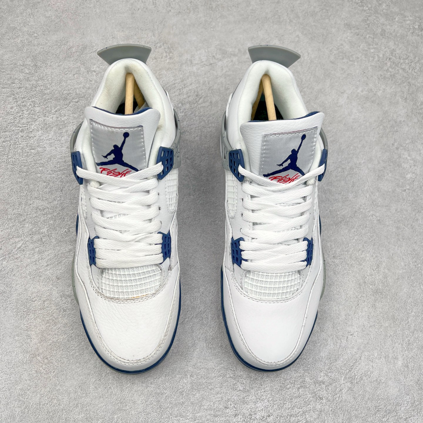 图片[2]-＃头层特价福利 Air Jordan AJ4/AJ3 Retro 系列 头层皮料加持 大厂出品 原纸板楦头开发 完美鞋型匹配公司货 正确TPU鞋舌锁扣 乳胶鞋垫 最新原厂底模 大底卡色咬花完美 鞋柜必备鞋款 终端现货供应 尺码：36 36.5 37.5 38 38.5 39 40 40.5 41 42 42.5 43 44 44.5 45 46 47.5-选品中心