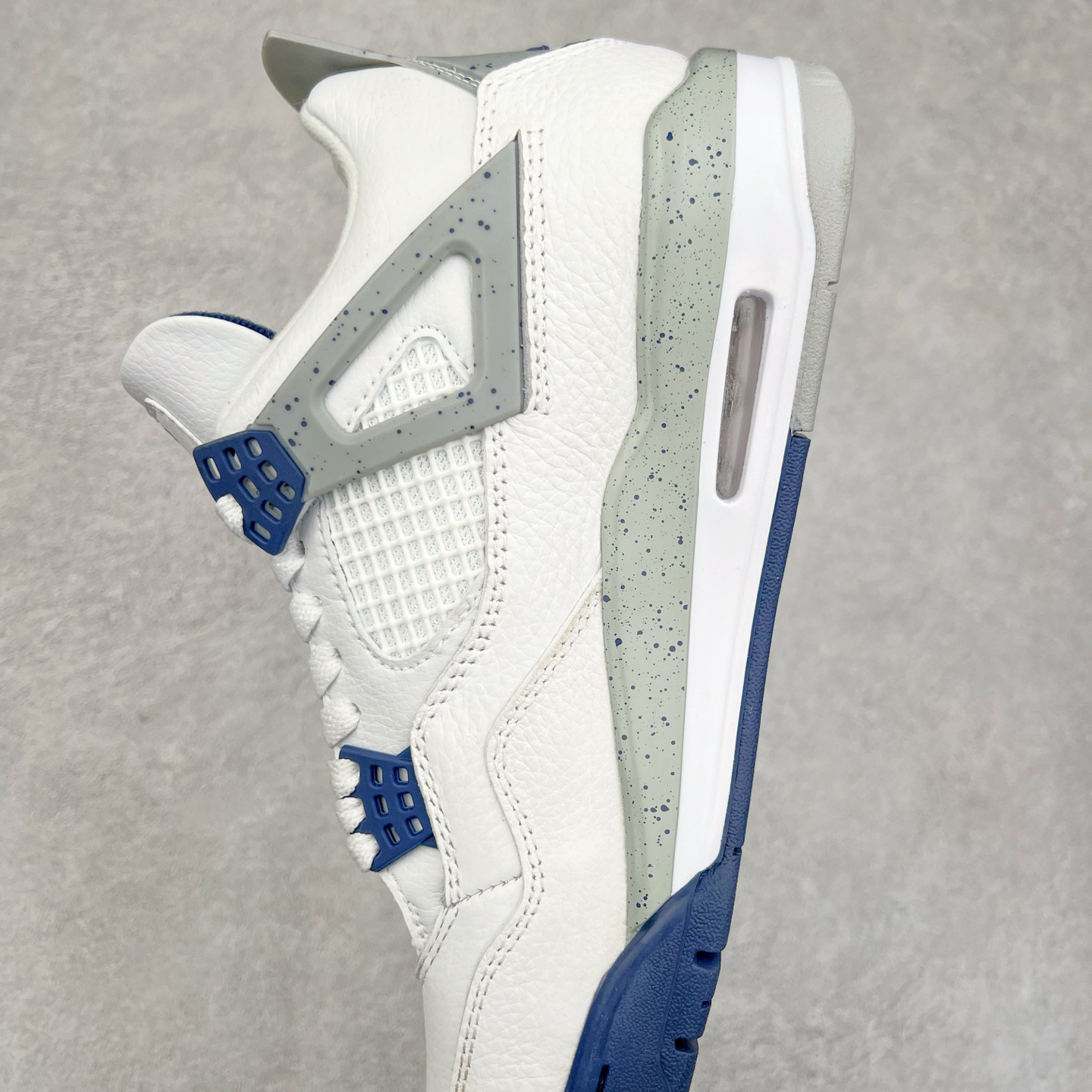 图片[7]-＃头层特价福利 Air Jordan AJ4/AJ3 Retro 系列 头层皮料加持 大厂出品 原纸板楦头开发 完美鞋型匹配公司货 正确TPU鞋舌锁扣 乳胶鞋垫 最新原厂底模 大底卡色咬花完美 鞋柜必备鞋款 终端现货供应 尺码：36 36.5 37.5 38 38.5 39 40 40.5 41 42 42.5 43 44 44.5 45 46 47.5-选品中心