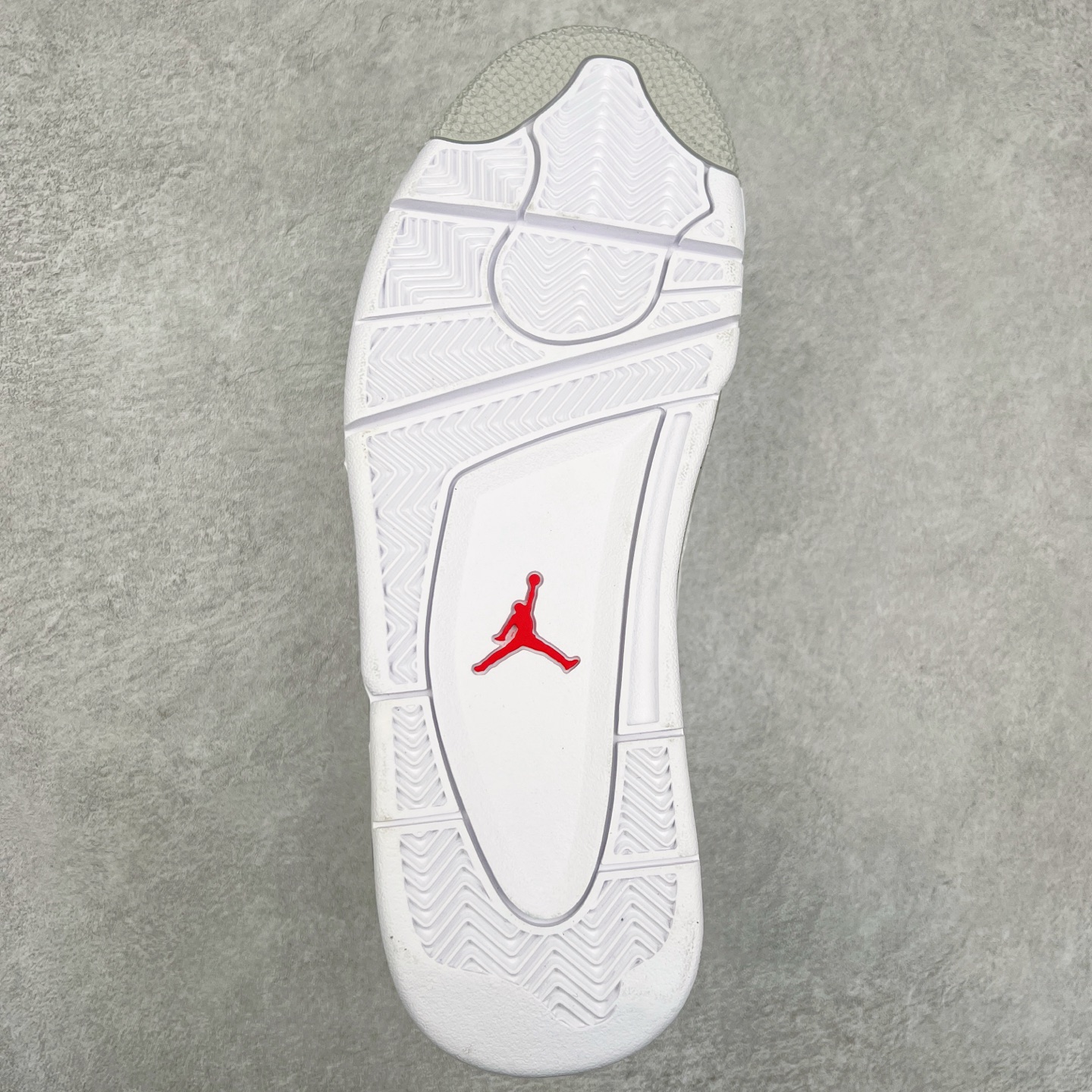 图片[9]-＃头层特价福利 Air Jordan AJ4/AJ3 Retro 系列 头层皮料加持 大厂出品 原纸板楦头开发 完美鞋型匹配公司货 正确TPU鞋舌锁扣 乳胶鞋垫 最新原厂底模 大底卡色咬花完美 鞋柜必备鞋款 终端现货供应 尺码：36 36.5 37.5 38 38.5 39 40 40.5 41 42 42.5 43 44 44.5 45 46 47.5-选品中心