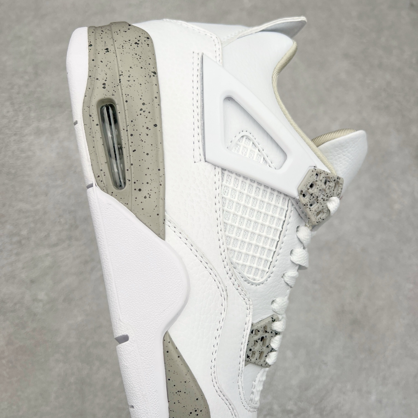 图片[6]-＃头层特价福利 Air Jordan AJ4/AJ3 Retro 系列 头层皮料加持 大厂出品 原纸板楦头开发 完美鞋型匹配公司货 正确TPU鞋舌锁扣 乳胶鞋垫 最新原厂底模 大底卡色咬花完美 鞋柜必备鞋款 终端现货供应 尺码：36 36.5 37.5 38 38.5 39 40 40.5 41 42 42.5 43 44 44.5 45 46 47.5-选品中心