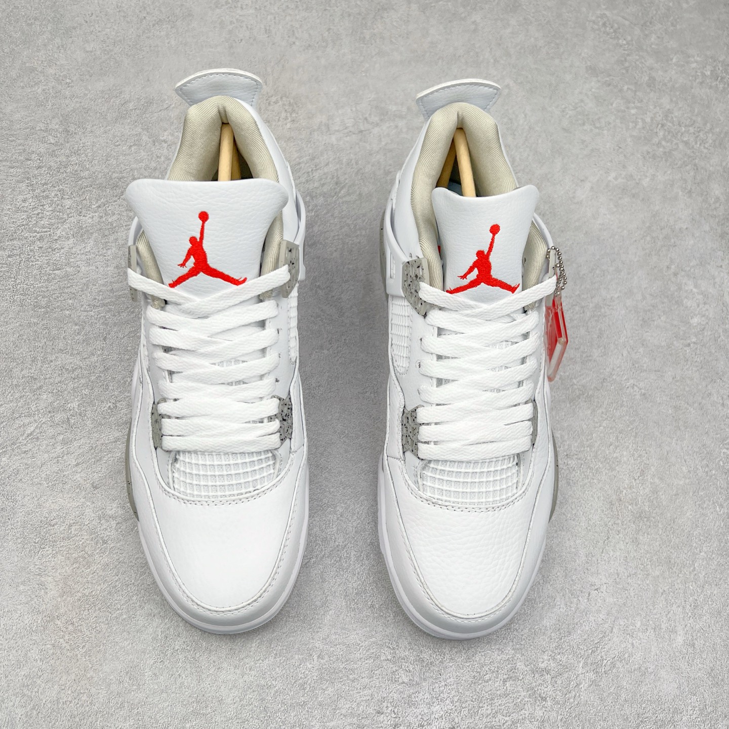 图片[2]-＃头层特价福利 Air Jordan AJ4/AJ3 Retro 系列 头层皮料加持 大厂出品 原纸板楦头开发 完美鞋型匹配公司货 正确TPU鞋舌锁扣 乳胶鞋垫 最新原厂底模 大底卡色咬花完美 鞋柜必备鞋款 终端现货供应 尺码：36 36.5 37.5 38 38.5 39 40 40.5 41 42 42.5 43 44 44.5 45 46 47.5-选品中心