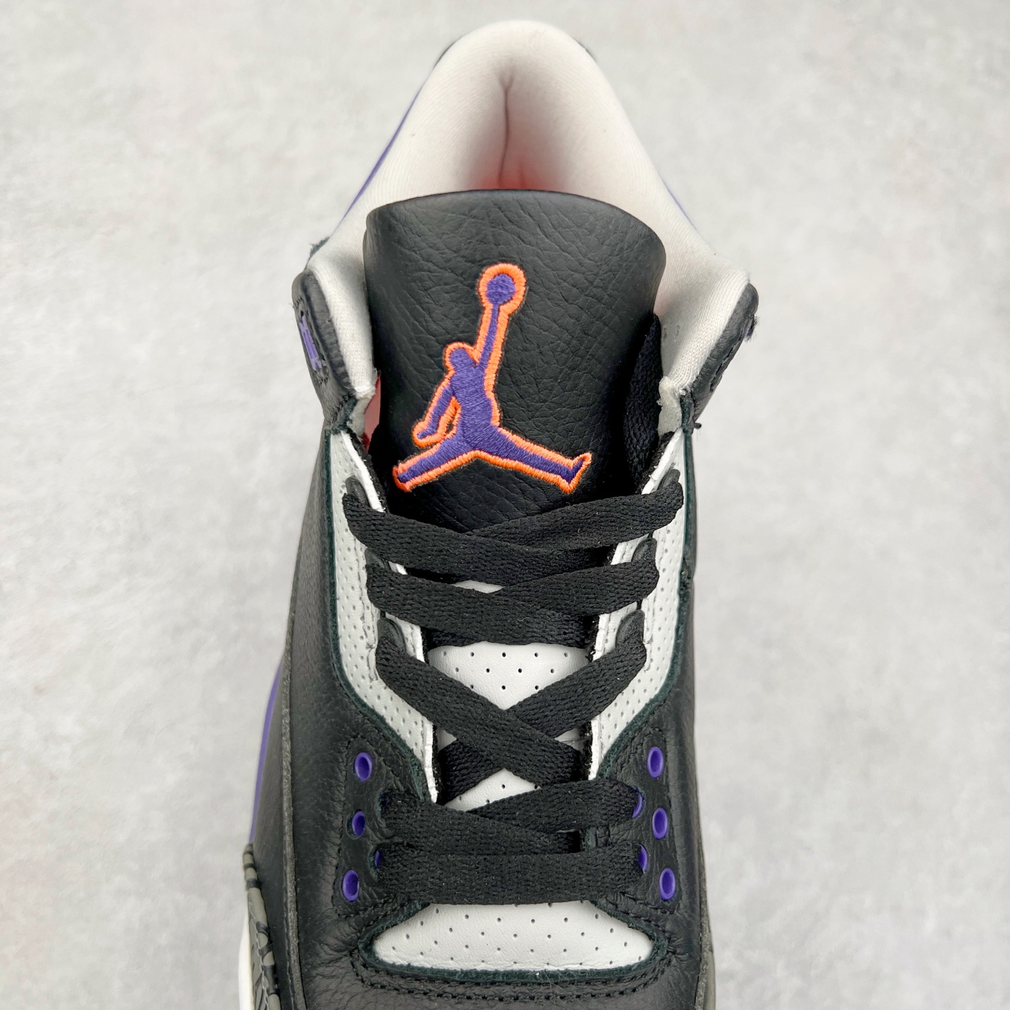 图片[5]-＃头层特价福利 Air Jordan AJ4/AJ3 Retro 系列 头层皮料加持 大厂出品 原纸板楦头开发 完美鞋型匹配公司货 正确TPU鞋舌锁扣 乳胶鞋垫 最新原厂底模 大底卡色咬花完美 鞋柜必备鞋款 终端现货供应 尺码：36 36.5 37.5 38 38.5 39 40 40.5 41 42 42.5 43 44 44.5 45 46 47.5-选品中心