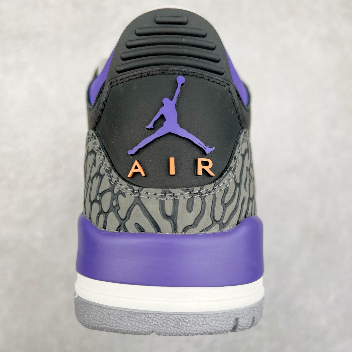 图片[8]-＃头层特价福利 Air Jordan AJ4/AJ3 Retro 系列 头层皮料加持 大厂出品 原纸板楦头开发 完美鞋型匹配公司货 正确TPU鞋舌锁扣 乳胶鞋垫 最新原厂底模 大底卡色咬花完美 鞋柜必备鞋款 终端现货供应 尺码：36 36.5 37.5 38 38.5 39 40 40.5 41 42 42.5 43 44 44.5 45 46 47.5-选品中心