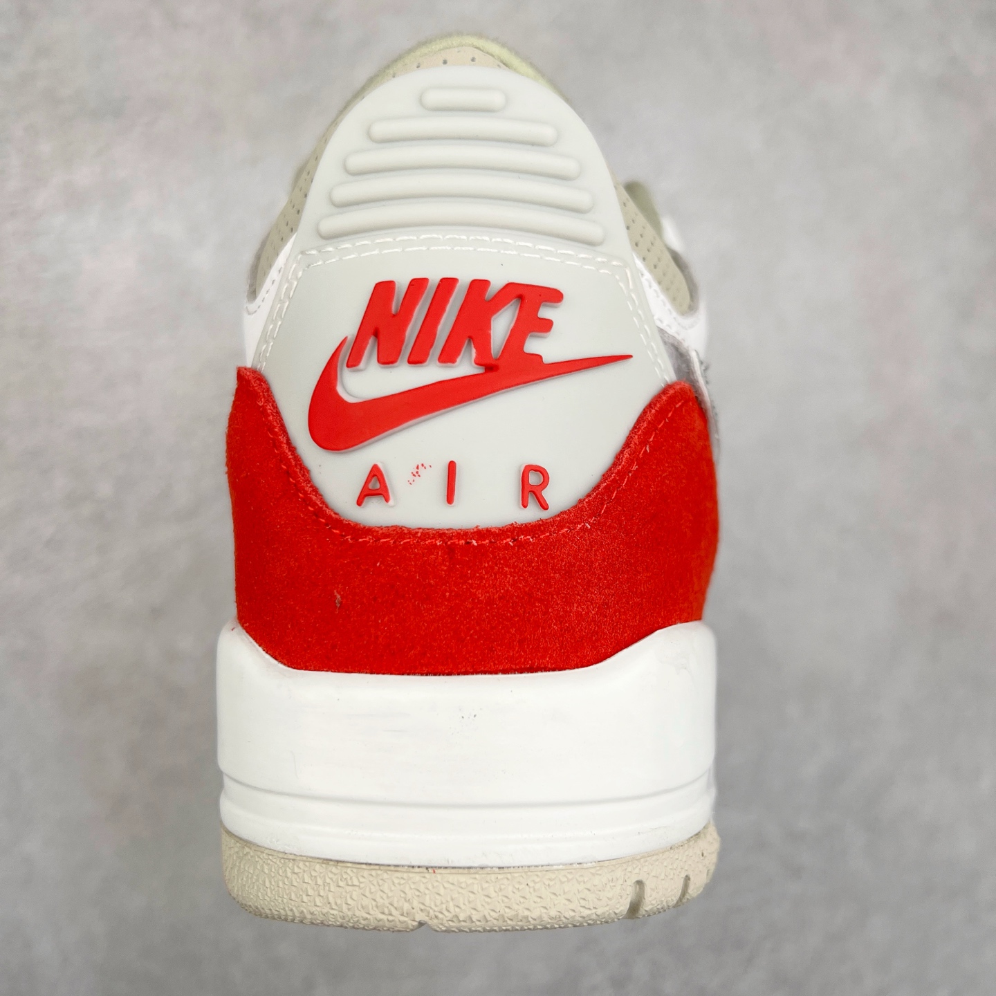 图片[8]-＃头层特价福利 Air Jordan AJ4/AJ3 Retro 系列 头层皮料加持 大厂出品 原纸板楦头开发 完美鞋型匹配公司货 正确TPU鞋舌锁扣 乳胶鞋垫 最新原厂底模 大底卡色咬花完美 鞋柜必备鞋款 终端现货供应 尺码：36 36.5 37.5 38 38.5 39 40 40.5 41 42 42.5 43 44 44.5 45 46 47.5-选品中心