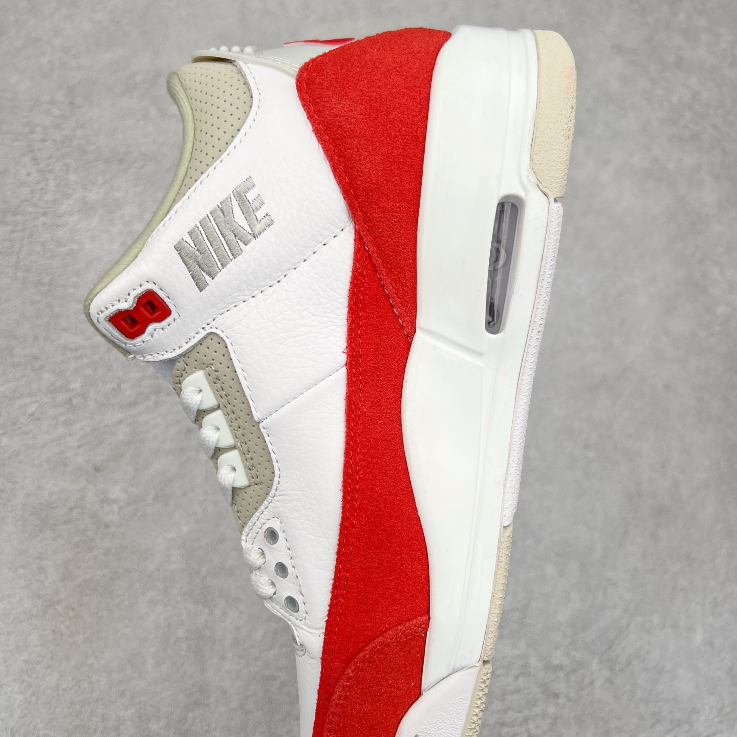 图片[7]-＃头层特价福利 Air Jordan AJ4/AJ3 Retro 系列 头层皮料加持 大厂出品 原纸板楦头开发 完美鞋型匹配公司货 正确TPU鞋舌锁扣 乳胶鞋垫 最新原厂底模 大底卡色咬花完美 鞋柜必备鞋款 终端现货供应 尺码：36 36.5 37.5 38 38.5 39 40 40.5 41 42 42.5 43 44 44.5 45 46 47.5-选品中心