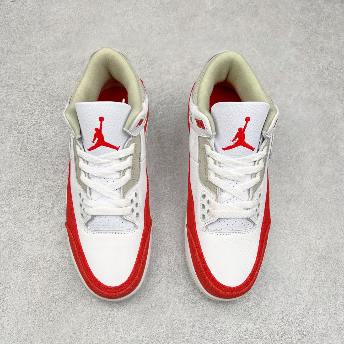 图片[2]-＃头层特价福利 Air Jordan AJ4/AJ3 Retro 系列 头层皮料加持 大厂出品 原纸板楦头开发 完美鞋型匹配公司货 正确TPU鞋舌锁扣 乳胶鞋垫 最新原厂底模 大底卡色咬花完美 鞋柜必备鞋款 终端现货供应 尺码：36 36.5 37.5 38 38.5 39 40 40.5 41 42 42.5 43 44 44.5 45 46 47.5-选品中心