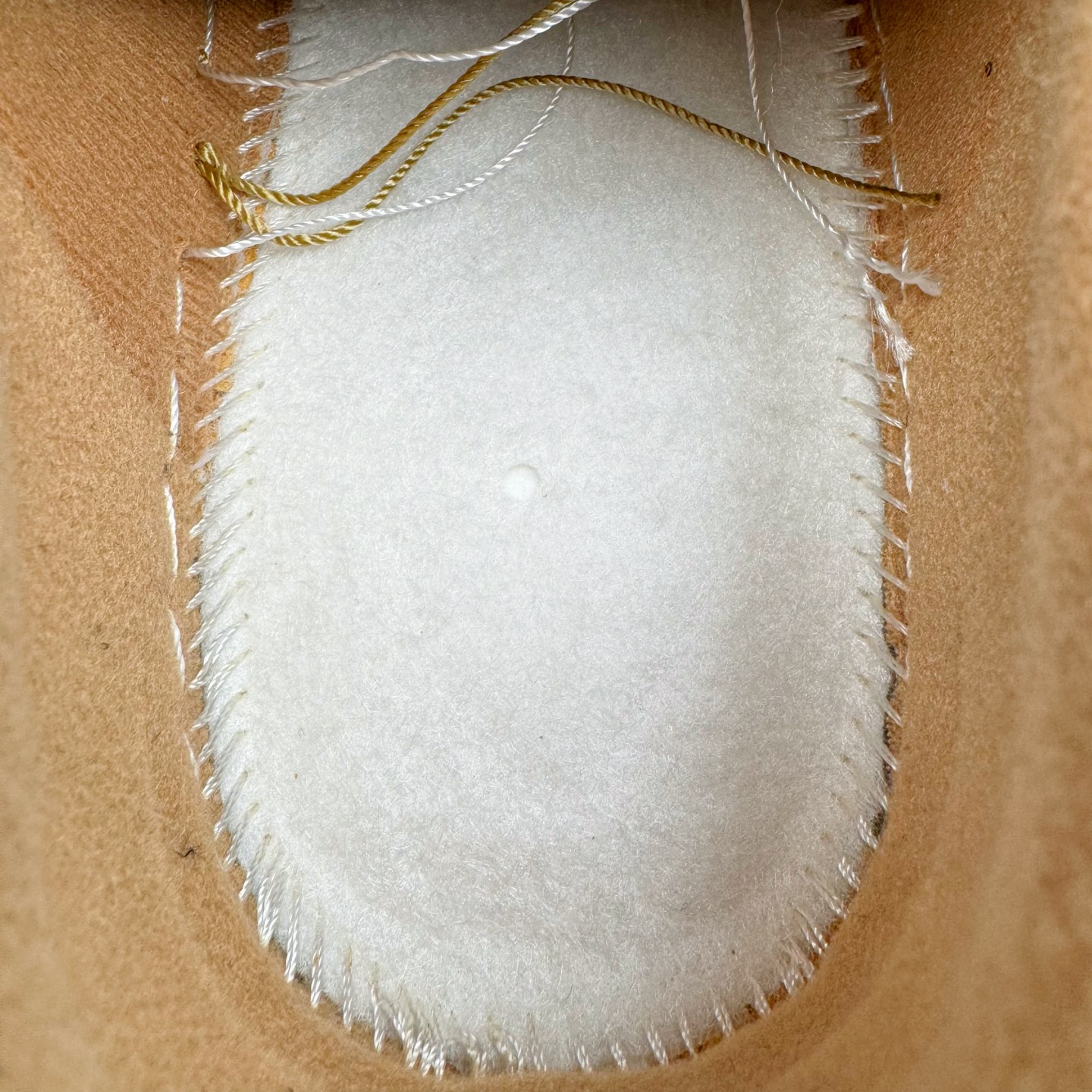 图片[10]-＃福利特价 NK Air Force 1 Low 07 LV8 \\\”Wheat Flax\\\” 空军一号低帮 小麦色 CJ9179-200 全网最具性价比版本没有之一 2022全新楦头鞋型 鱼鳞大底 历时开发三个月 清洁度完美 二维码鞋标 内置芯片及solo气垫 大底高度及其弧度依照正品 钢印 logo刺绣 鞋口弧度 鞋头长度 鞋面冲孔 鞋垫背胶及钢印 完美鞋型对比正品 每一处都是细节满满 尺码：35.5 36 36.5 37.5 38 38.5 39 40 40.5 41 42 42.5 43 44 44.5 45 46 47.5-选品中心