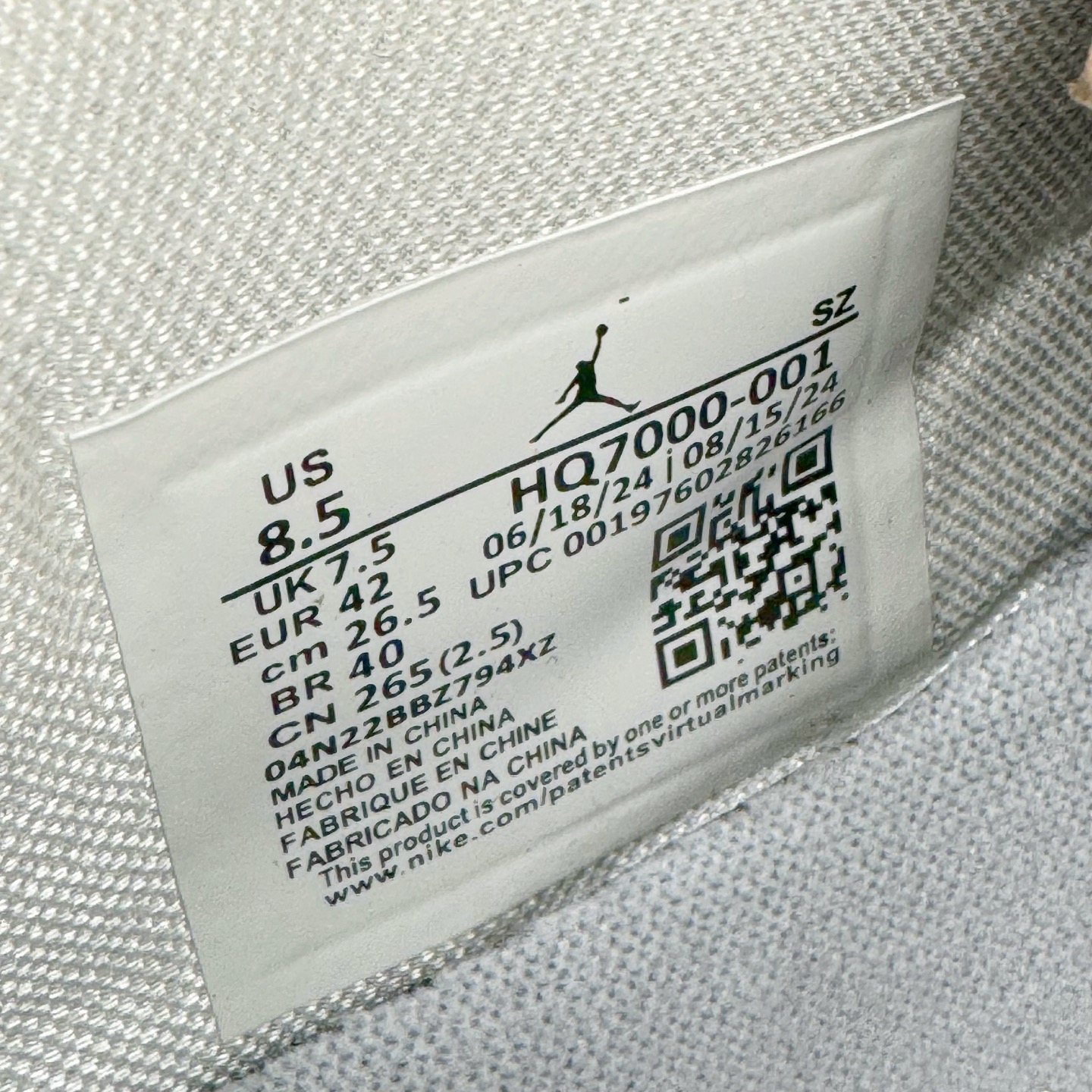 图片[10]-＃B版 Air Jordan AJ11 Retro Low CNY蛇年限定 HQ7000-001 此版本只针对中端市场 皮料材质有所更替 真碳板加持 进口漆皮 防冻不开裂 头层皮料 原装鞋撑 水晶大底正确色度色泽 原楦原数据刺绣 原厂车缝走线及对位 毫厘不差 飞人logo采用原数据电脑刺绣 原装正品碳纤维真实碳板 增强抗扭 原内标 原盒标 正确官方原盒 防氧化水晶外底 原厂配套全掌solo气垫 尺码：36 36.5 37.5 38 38.5 39 40 40.5 41 42 42.5 43 44 44.5 45 46 47.5-选品中心