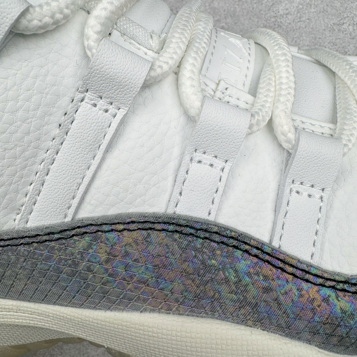 图片[12]-＃B版 Air Jordan AJ11 Retro Low CNY蛇年限定 HQ7000-001 此版本只针对中端市场 皮料材质有所更替 真碳板加持 进口漆皮 防冻不开裂 头层皮料 原装鞋撑 水晶大底正确色度色泽 原楦原数据刺绣 原厂车缝走线及对位 毫厘不差 飞人logo采用原数据电脑刺绣 原装正品碳纤维真实碳板 增强抗扭 原内标 原盒标 正确官方原盒 防氧化水晶外底 原厂配套全掌solo气垫 尺码：36 36.5 37.5 38 38.5 39 40 40.5 41 42 42.5 43 44 44.5 45 46 47.5-选品中心