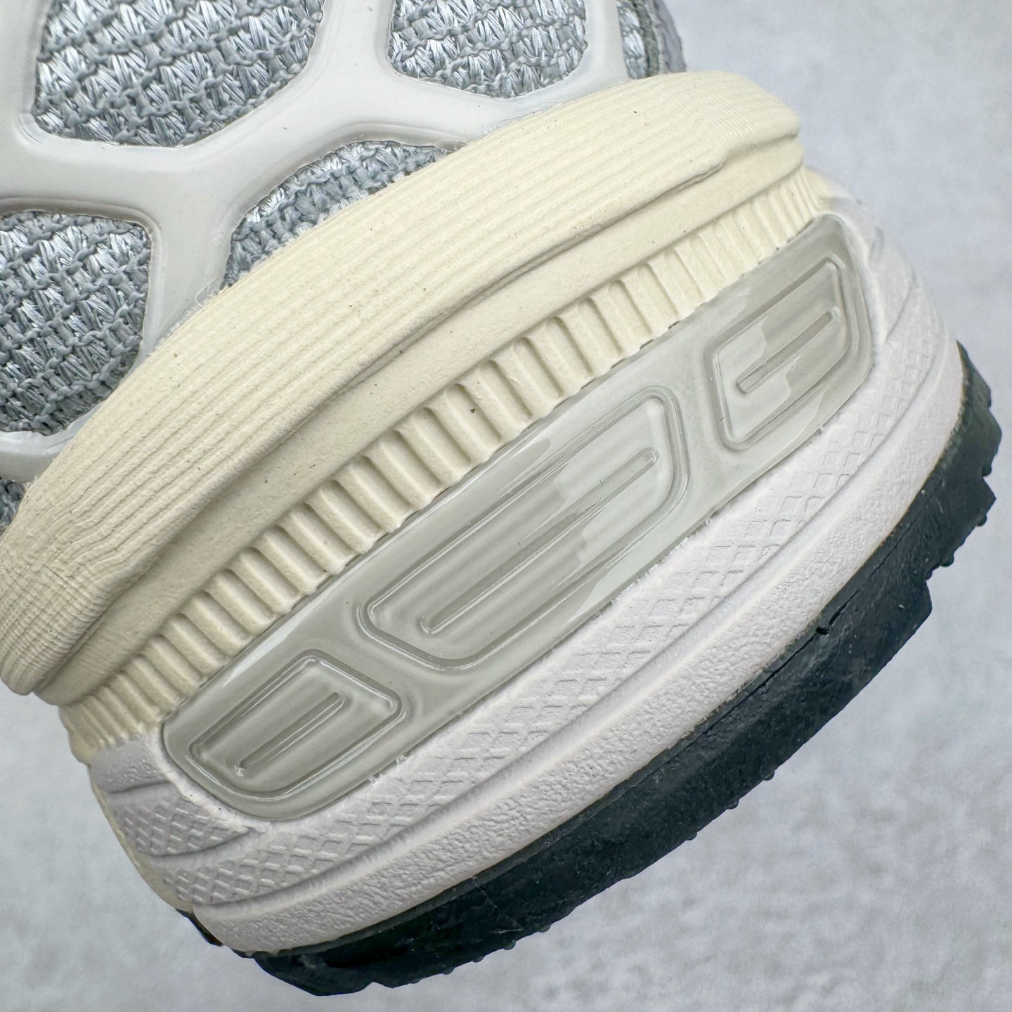 图片[16]-＃PB纯原 ASICS GEL-KAHANA K8 亚瑟士越野跑步鞋抓地稳定运动鞋缓震耐磨跑鞋 GEL-KAHANA系列为实用级越野跑鞋 融合机能和户外潮流强势回归 核心科技GEL内置于后跟 配合SPEVA弹性中底 减轻落地时地面对脚部的冲击力 中底内侧DYNAMIC DUOMAX 双密度防倾斜装置和中足补强结构 以及后跟几何形状构造 多方面支撑保护 AHAR耐磨橡胶大底 配合沟槽纹路设计 增强抓地力 后足GEL缓冲系统 减轻冲击时的冲击 实现平稳过渡 Trusstic系统 减少鞋底的重量 同时保留了鞋子结构的完整性 尺码：36 37 37.5 38 39 39.5 40 40.5 41.5 42 42.5 43.5 44 44.5 45-选品中心