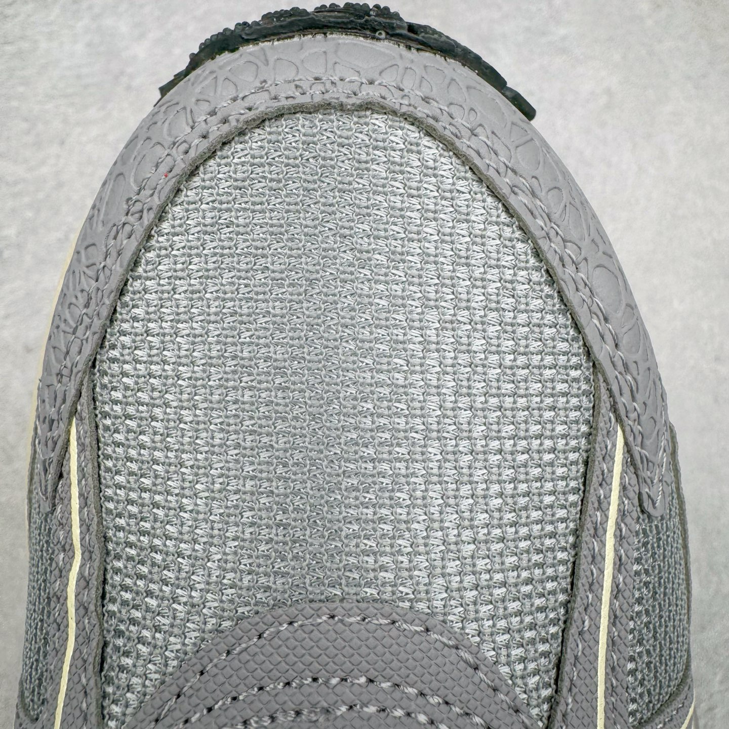 图片[15]-＃PB纯原 ASICS GEL-KAHANA K8 亚瑟士越野跑步鞋抓地稳定运动鞋缓震耐磨跑鞋 GEL-KAHANA系列为实用级越野跑鞋 融合机能和户外潮流强势回归 核心科技GEL内置于后跟 配合SPEVA弹性中底 减轻落地时地面对脚部的冲击力 中底内侧DYNAMIC DUOMAX 双密度防倾斜装置和中足补强结构 以及后跟几何形状构造 多方面支撑保护 AHAR耐磨橡胶大底 配合沟槽纹路设计 增强抓地力 后足GEL缓冲系统 减轻冲击时的冲击 实现平稳过渡 Trusstic系统 减少鞋底的重量 同时保留了鞋子结构的完整性 尺码：36 37 37.5 38 39 39.5 40 40.5 41.5 42 42.5 43.5 44 44.5 45-选品中心