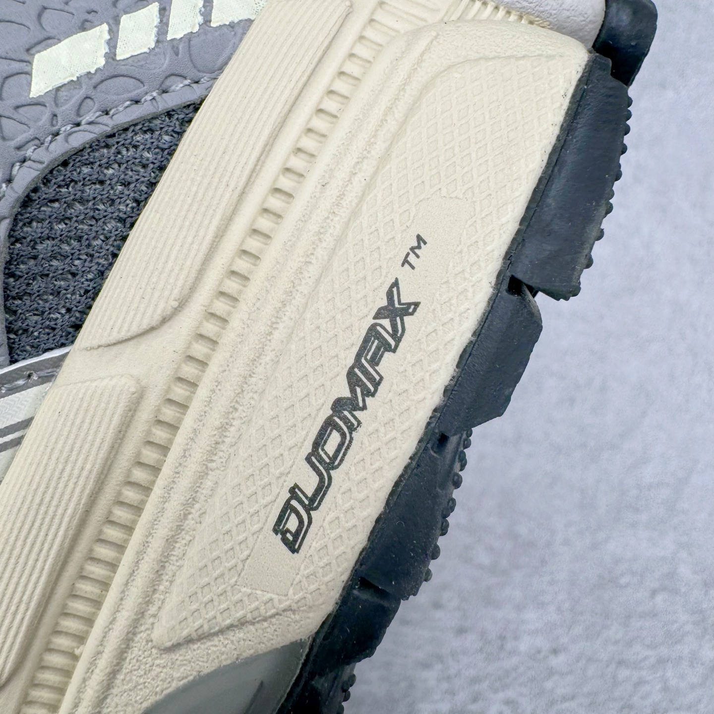 图片[13]-＃PB纯原 ASICS GEL-KAHANA K8 亚瑟士越野跑步鞋抓地稳定运动鞋缓震耐磨跑鞋 GEL-KAHANA系列为实用级越野跑鞋 融合机能和户外潮流强势回归 核心科技GEL内置于后跟 配合SPEVA弹性中底 减轻落地时地面对脚部的冲击力 中底内侧DYNAMIC DUOMAX 双密度防倾斜装置和中足补强结构 以及后跟几何形状构造 多方面支撑保护 AHAR耐磨橡胶大底 配合沟槽纹路设计 增强抓地力 后足GEL缓冲系统 减轻冲击时的冲击 实现平稳过渡 Trusstic系统 减少鞋底的重量 同时保留了鞋子结构的完整性 尺码：36 37 37.5 38 39 39.5 40 40.5 41.5 42 42.5 43.5 44 44.5 45-选品中心