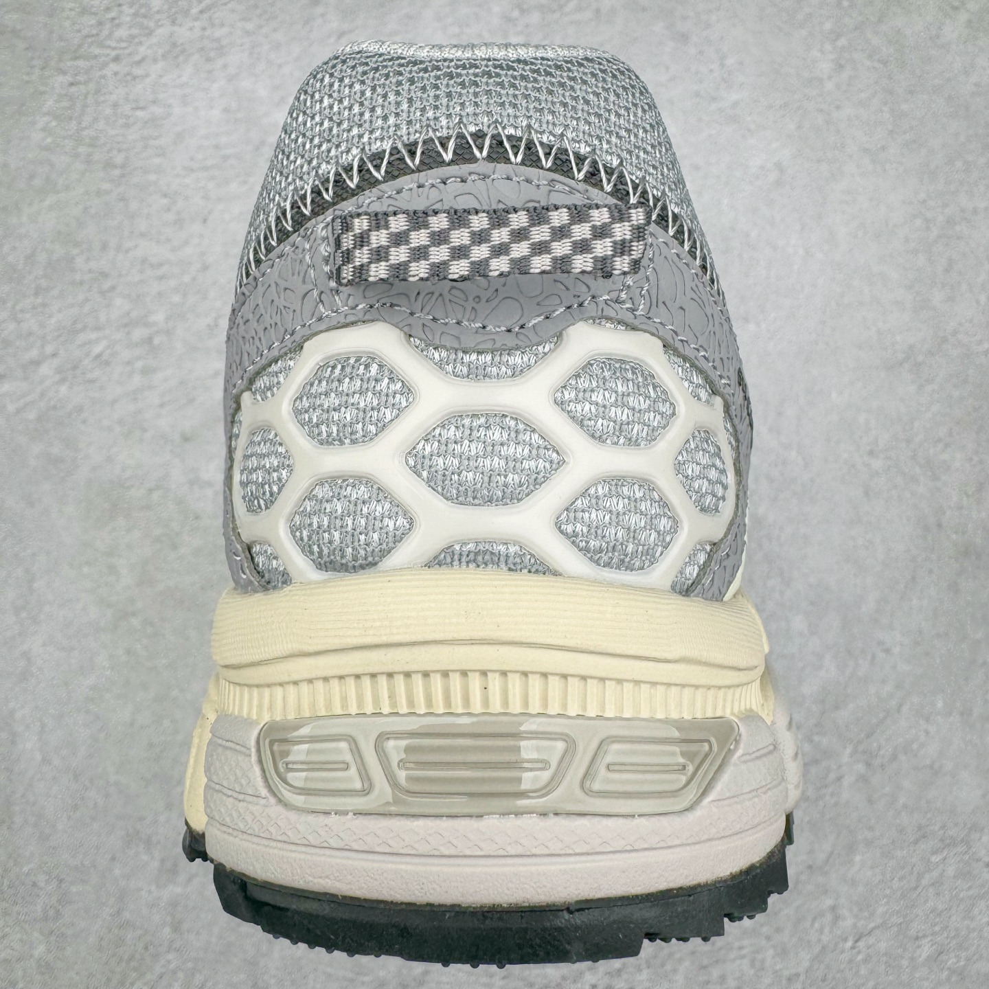 图片[8]-＃PB纯原 ASICS GEL-KAHANA K8 亚瑟士越野跑步鞋抓地稳定运动鞋缓震耐磨跑鞋 GEL-KAHANA系列为实用级越野跑鞋 融合机能和户外潮流强势回归 核心科技GEL内置于后跟 配合SPEVA弹性中底 减轻落地时地面对脚部的冲击力 中底内侧DYNAMIC DUOMAX 双密度防倾斜装置和中足补强结构 以及后跟几何形状构造 多方面支撑保护 AHAR耐磨橡胶大底 配合沟槽纹路设计 增强抓地力 后足GEL缓冲系统 减轻冲击时的冲击 实现平稳过渡 Trusstic系统 减少鞋底的重量 同时保留了鞋子结构的完整性 尺码：36 37 37.5 38 39 39.5 40 40.5 41.5 42 42.5 43.5 44 44.5 45-选品中心