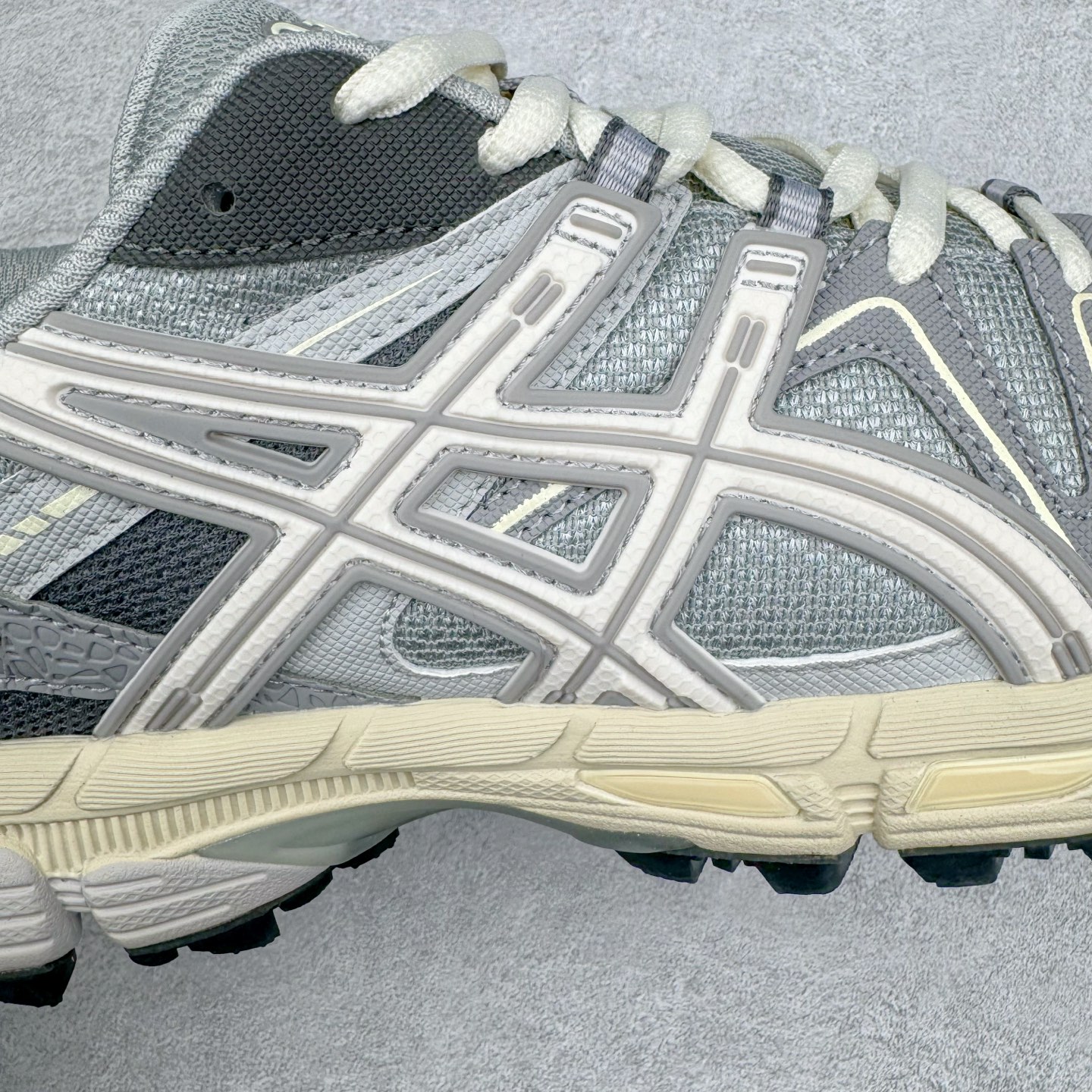 图片[19]-＃PB纯原 ASICS GEL-KAHANA K8 亚瑟士越野跑步鞋抓地稳定运动鞋缓震耐磨跑鞋 GEL-KAHANA系列为实用级越野跑鞋 融合机能和户外潮流强势回归 核心科技GEL内置于后跟 配合SPEVA弹性中底 减轻落地时地面对脚部的冲击力 中底内侧DYNAMIC DUOMAX 双密度防倾斜装置和中足补强结构 以及后跟几何形状构造 多方面支撑保护 AHAR耐磨橡胶大底 配合沟槽纹路设计 增强抓地力 后足GEL缓冲系统 减轻冲击时的冲击 实现平稳过渡 Trusstic系统 减少鞋底的重量 同时保留了鞋子结构的完整性 尺码：36 37 37.5 38 39 39.5 40 40.5 41.5 42 42.5 43.5 44 44.5 45-选品中心